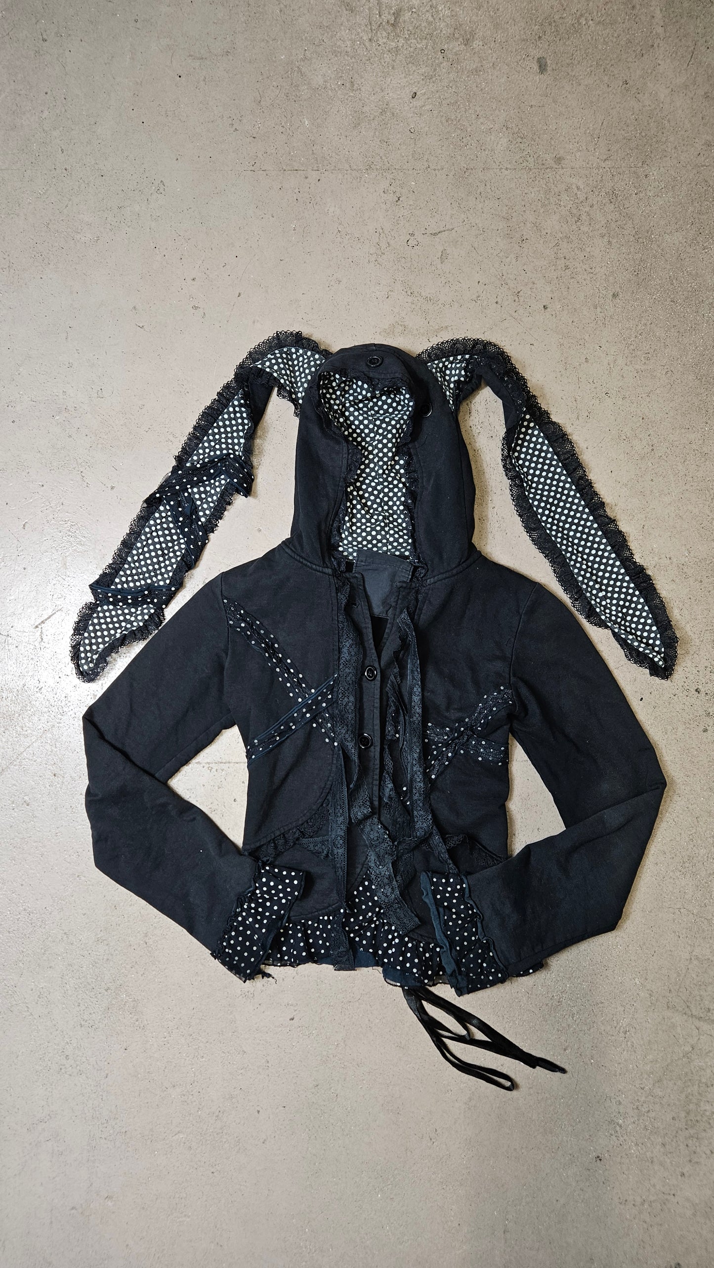 Gilet détails oreilles lapin et laçage