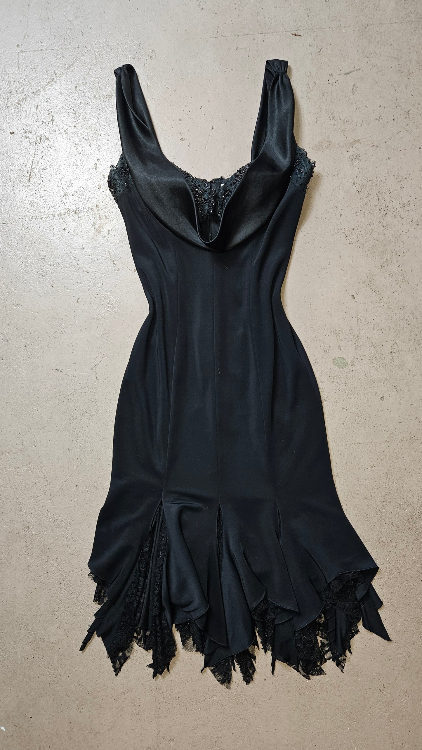 Robe de soirée asymétrique noire