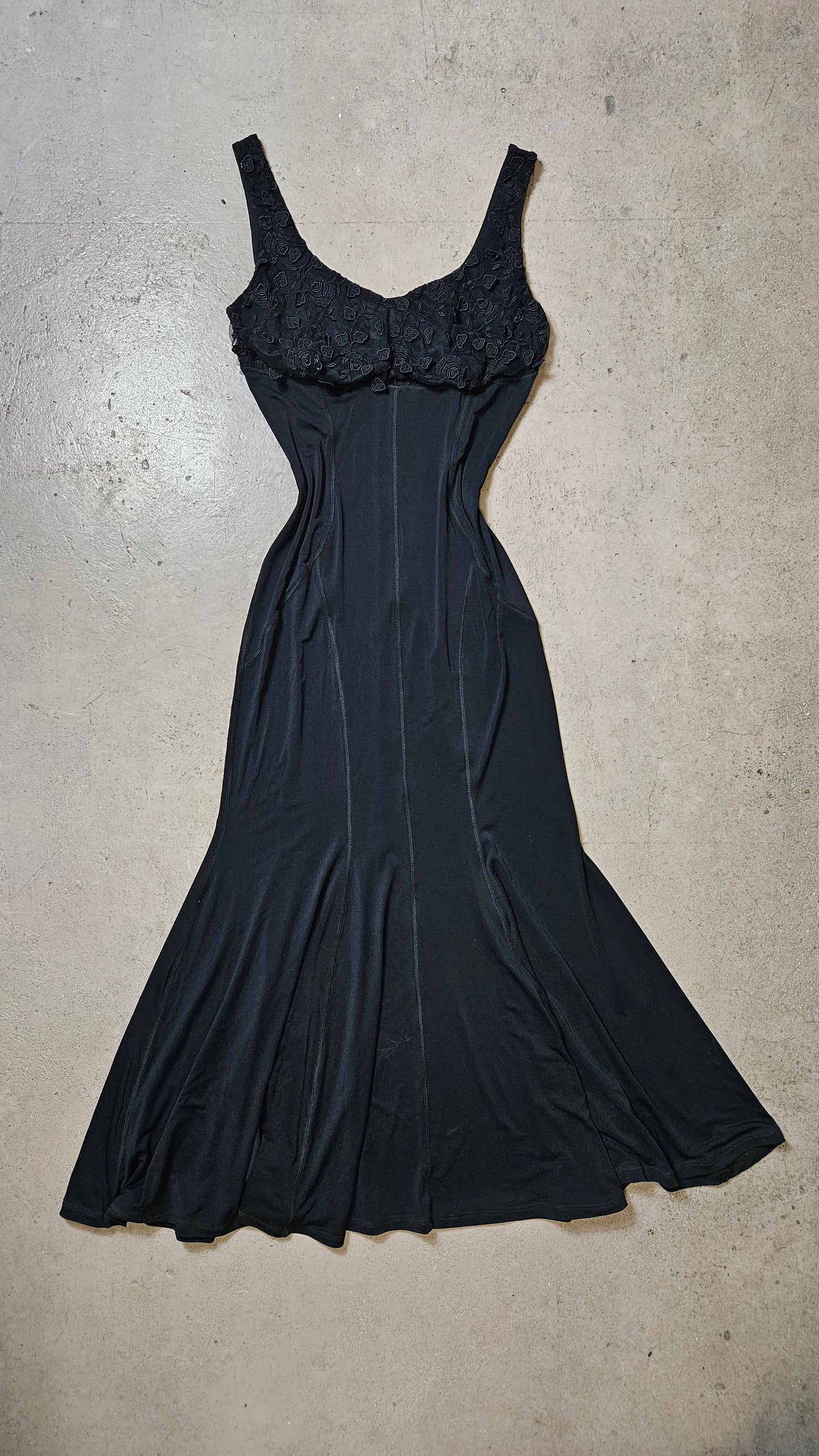 Maxi robe noire évasée