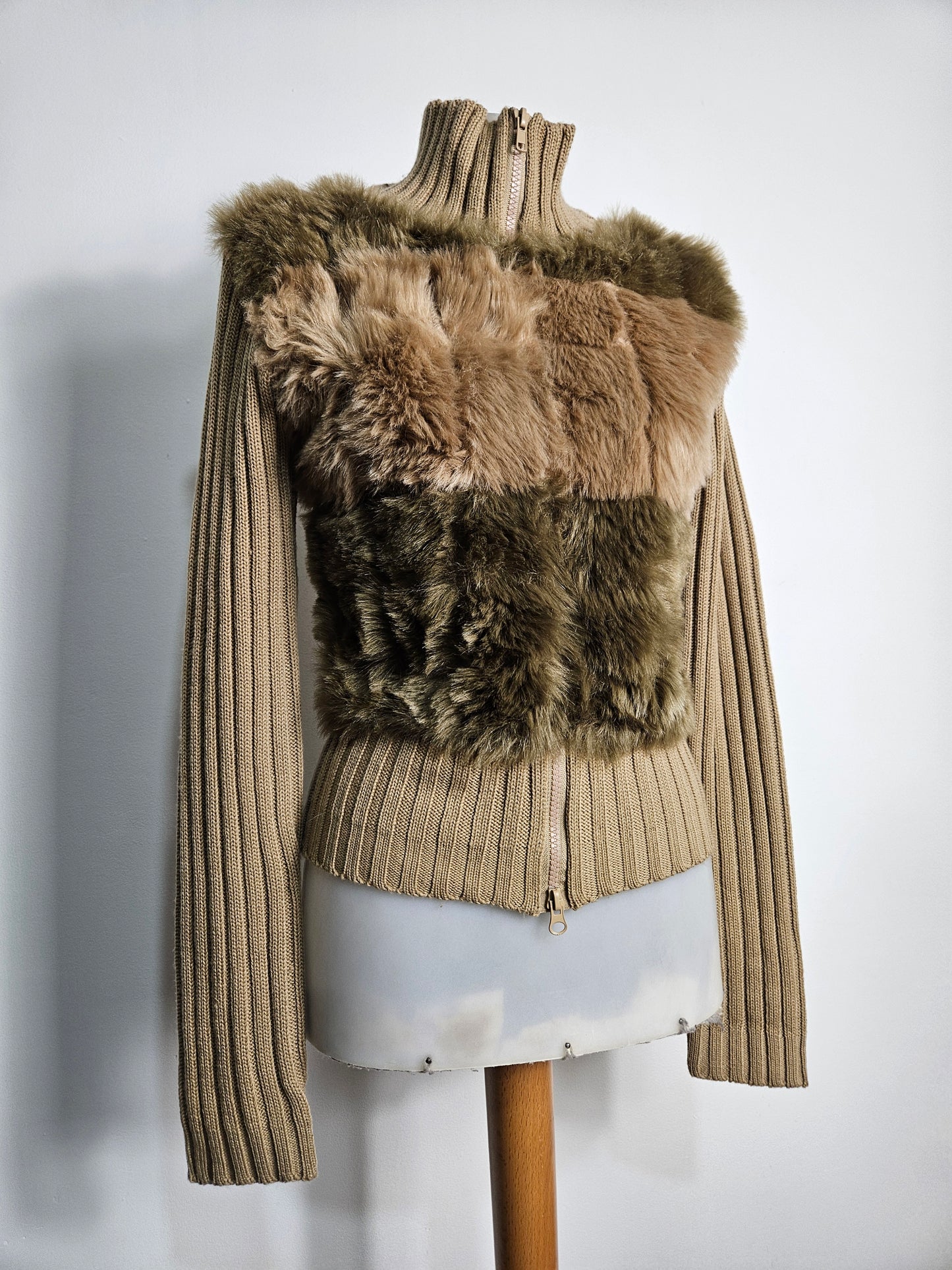 Blouson avec fausse fourrure