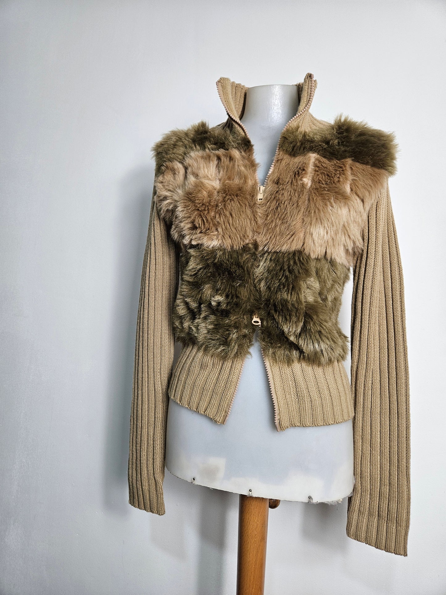 Blouson avec fausse fourrure