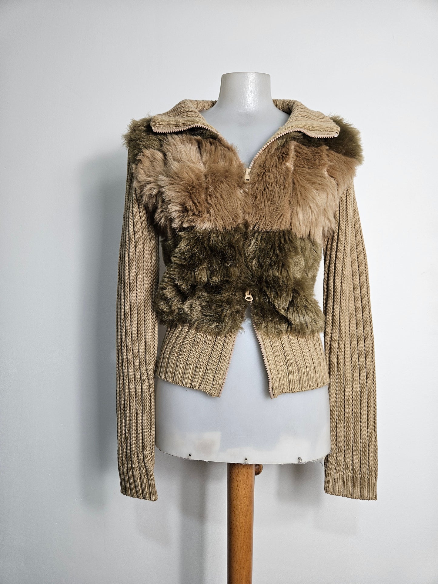 Blouson avec fausse fourrure