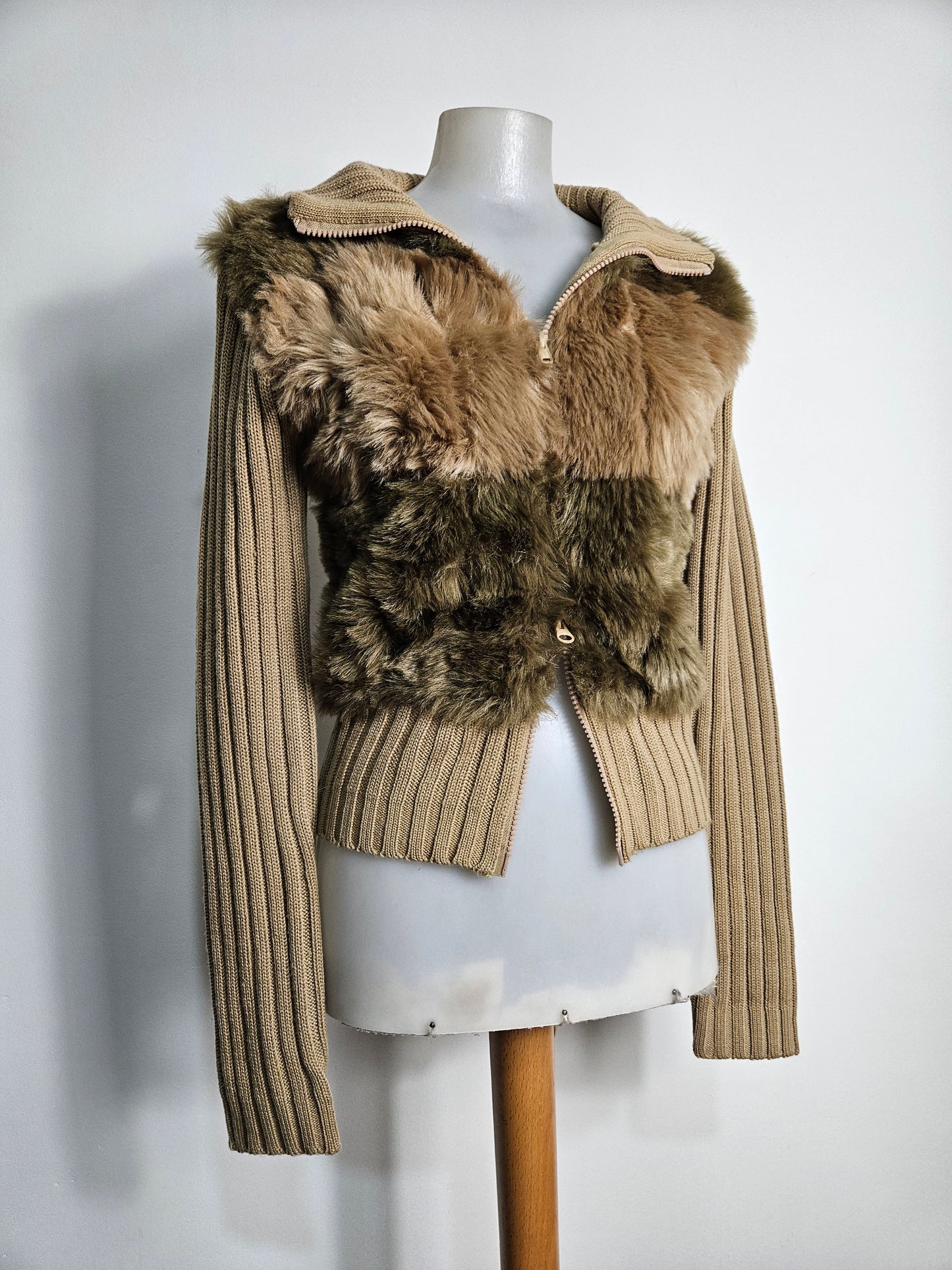 Blouson avec fausse fourrure