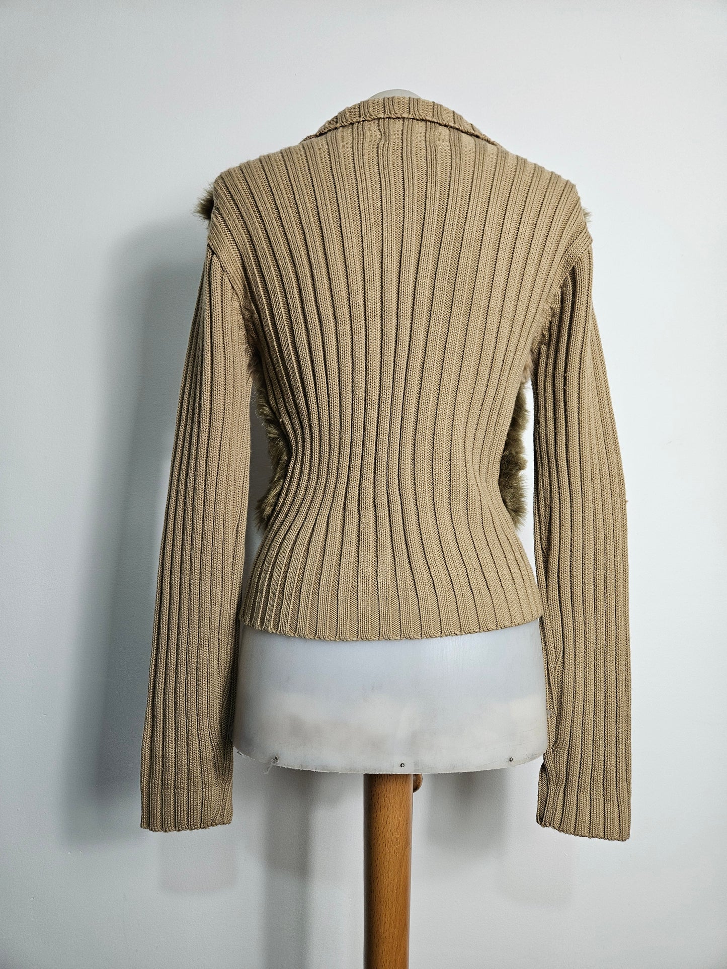 Blouson avec fausse fourrure