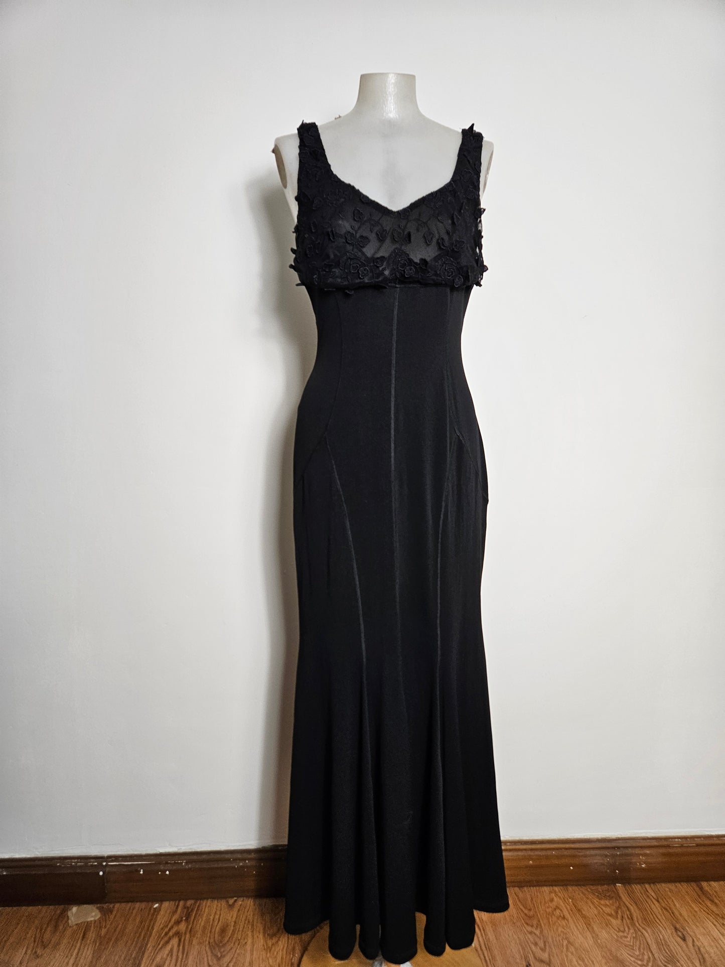Maxi robe noire évasée