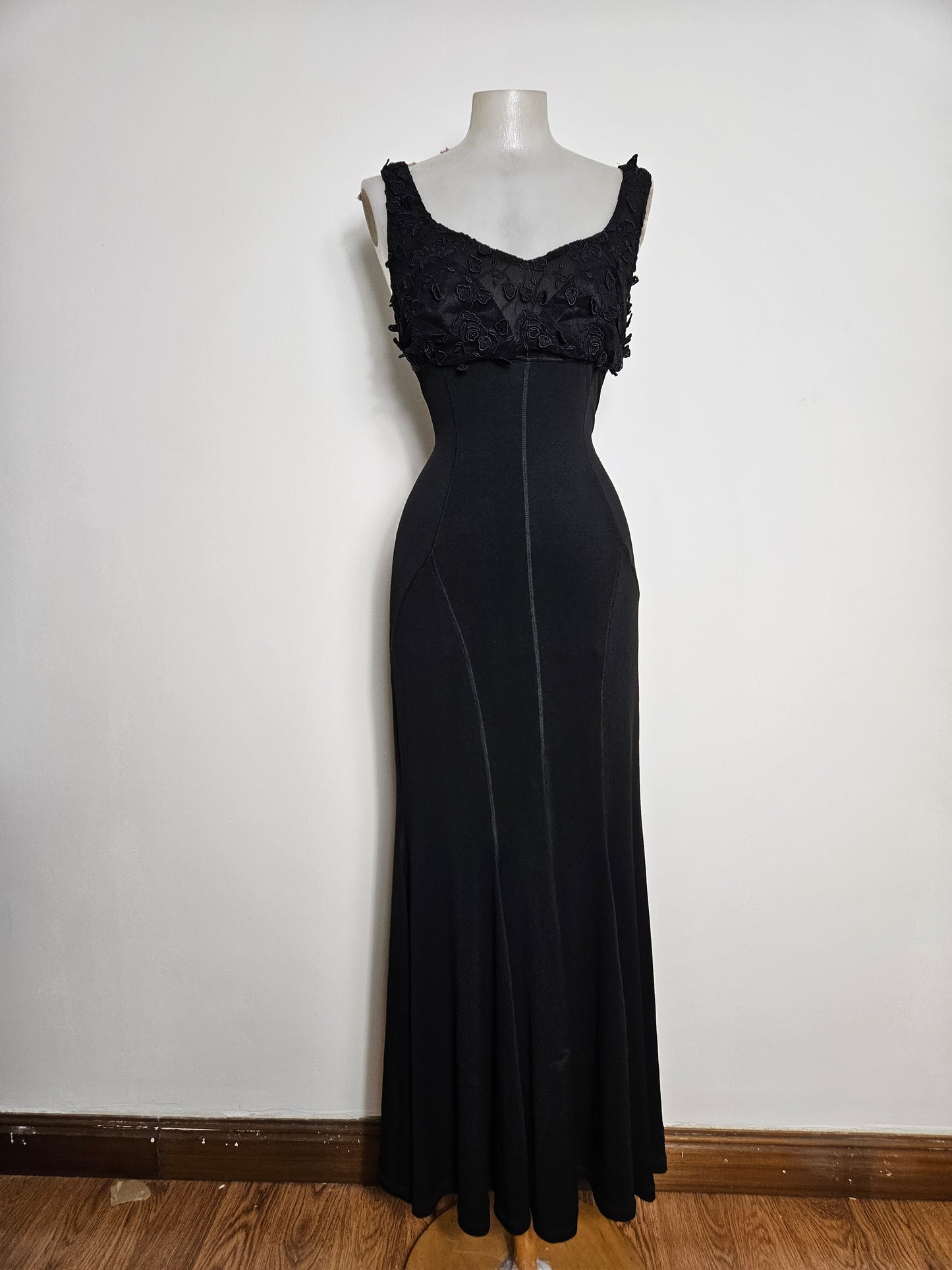 Maxi robe noire évasée