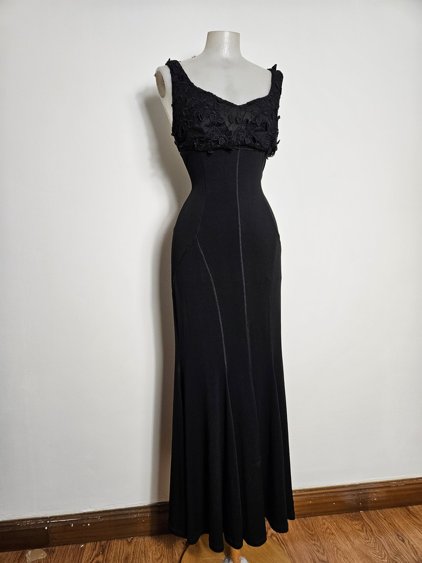 Maxi robe noire évasée