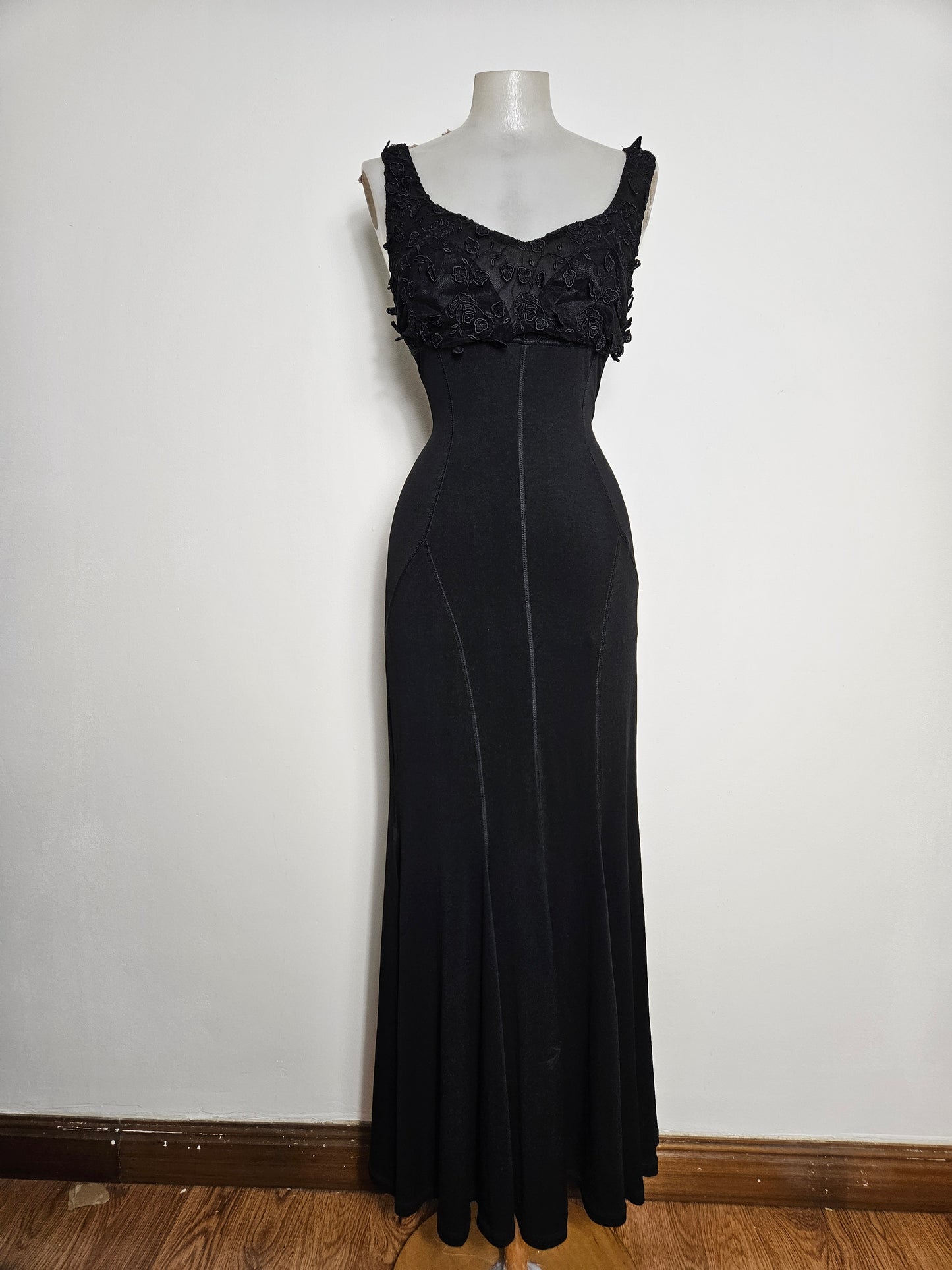 Maxi robe noire évasée