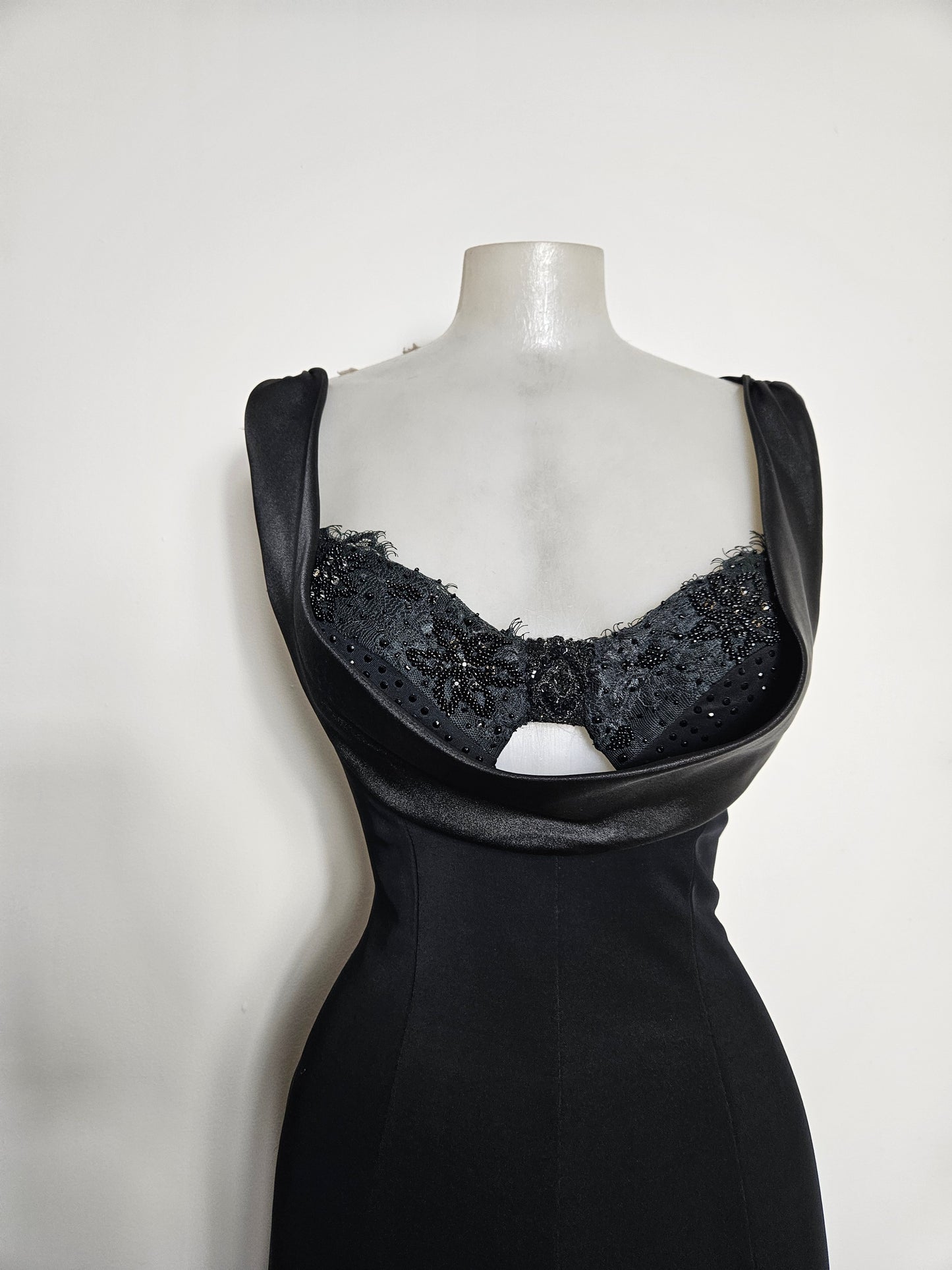 Robe de soirée asymétrique noire