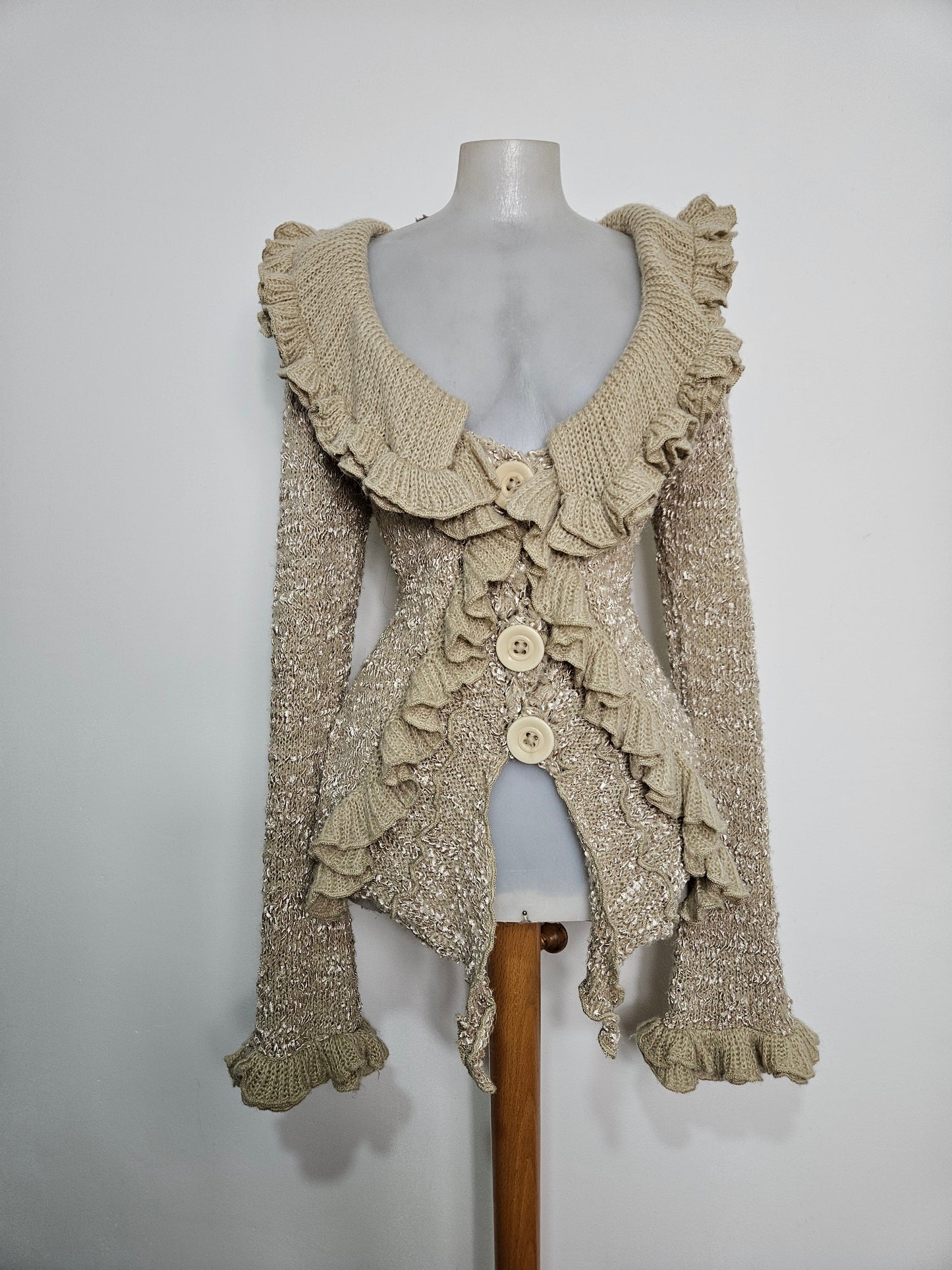 Cardigan beige à volants