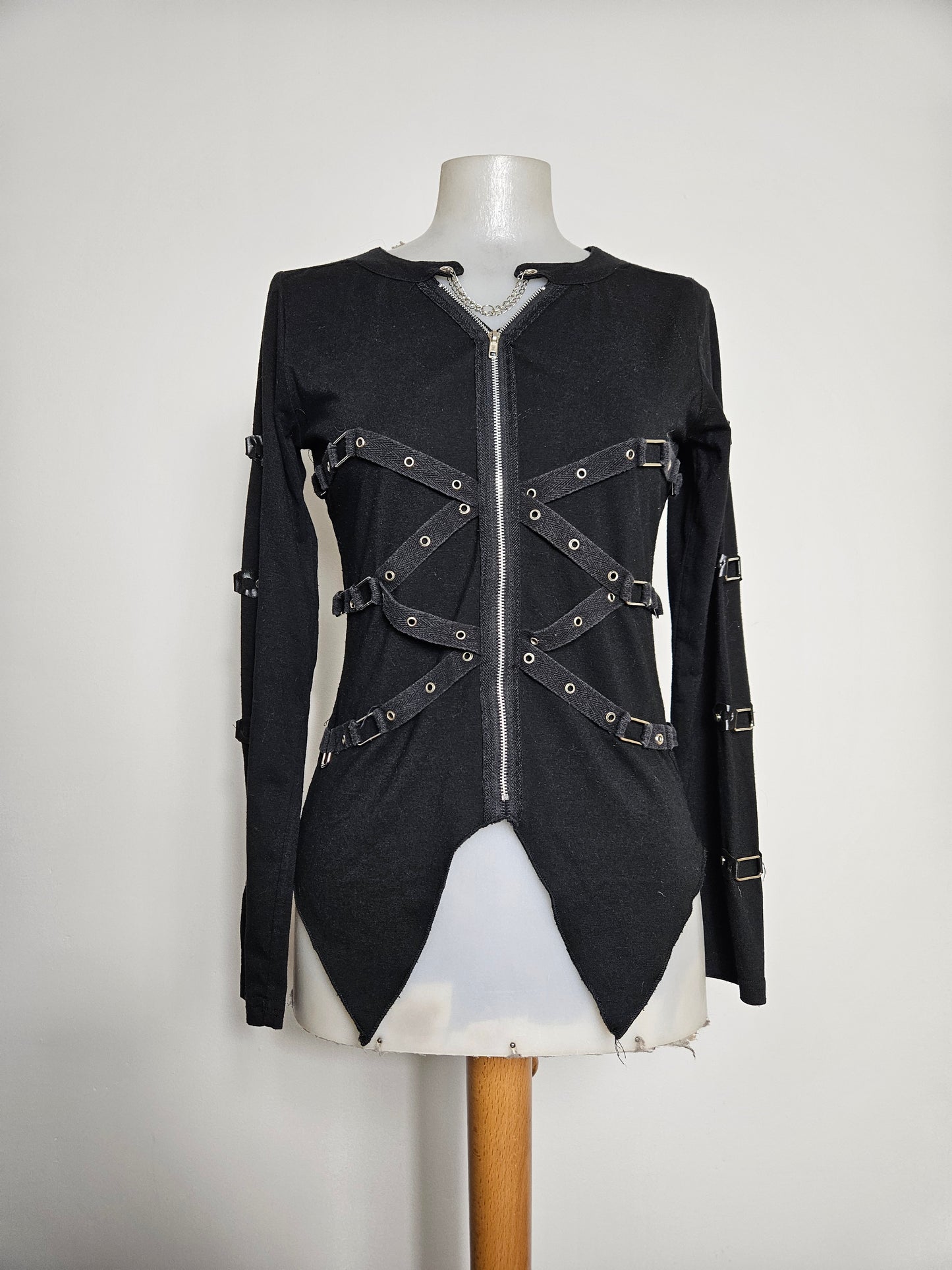 Haut détails sangles et chaines