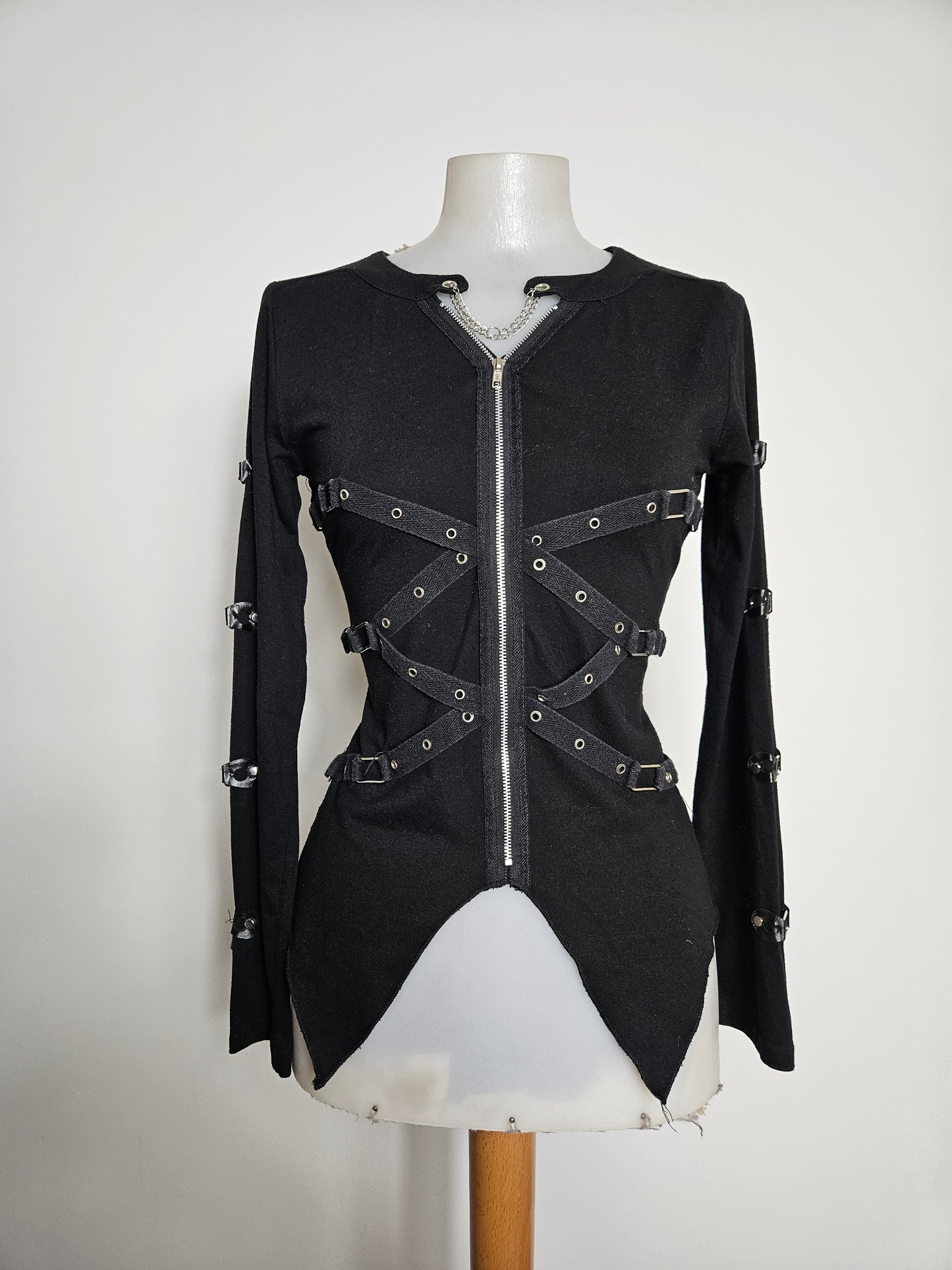 Haut détails sangles et chaines