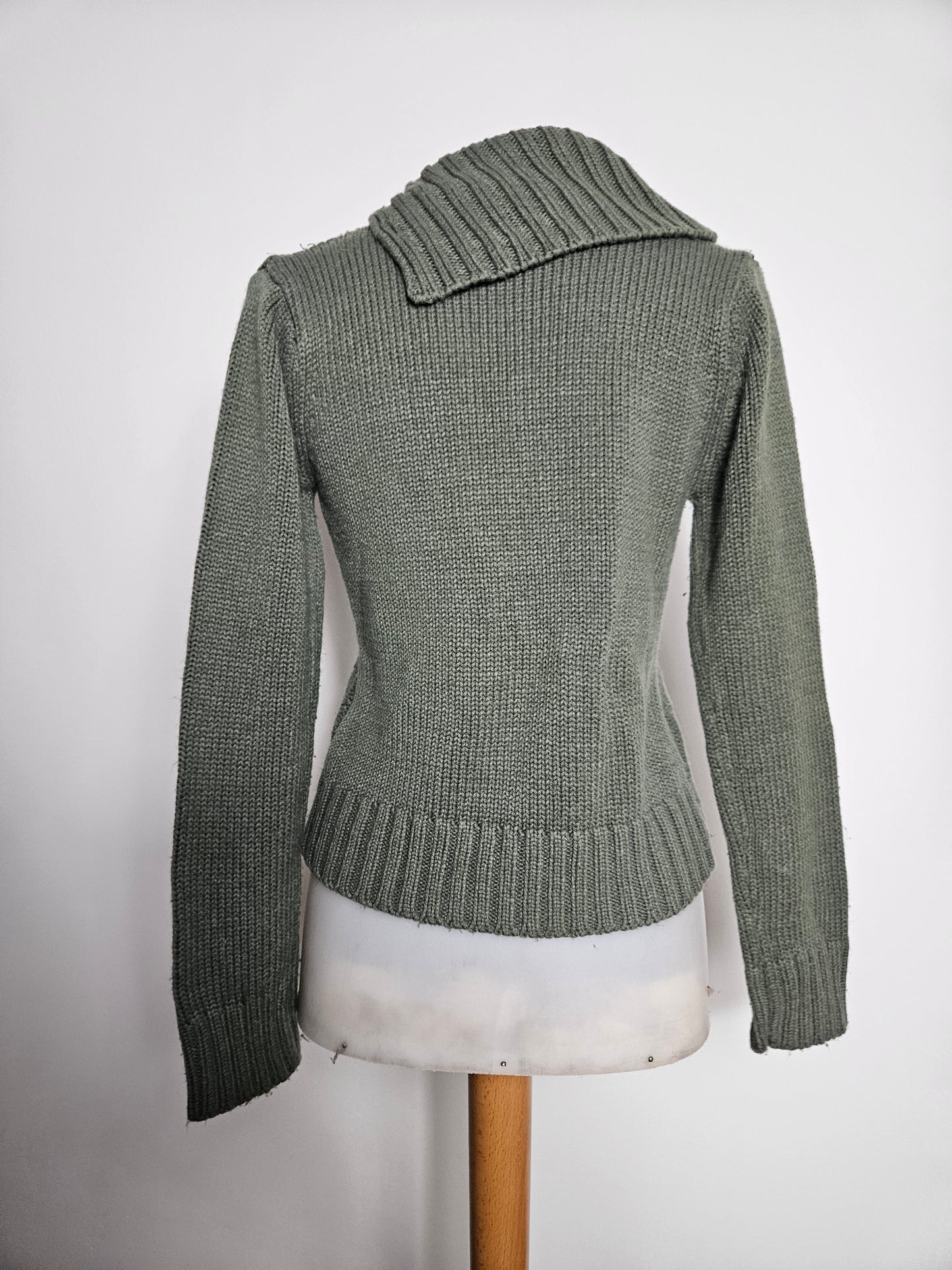 Pull kaki col boutonné