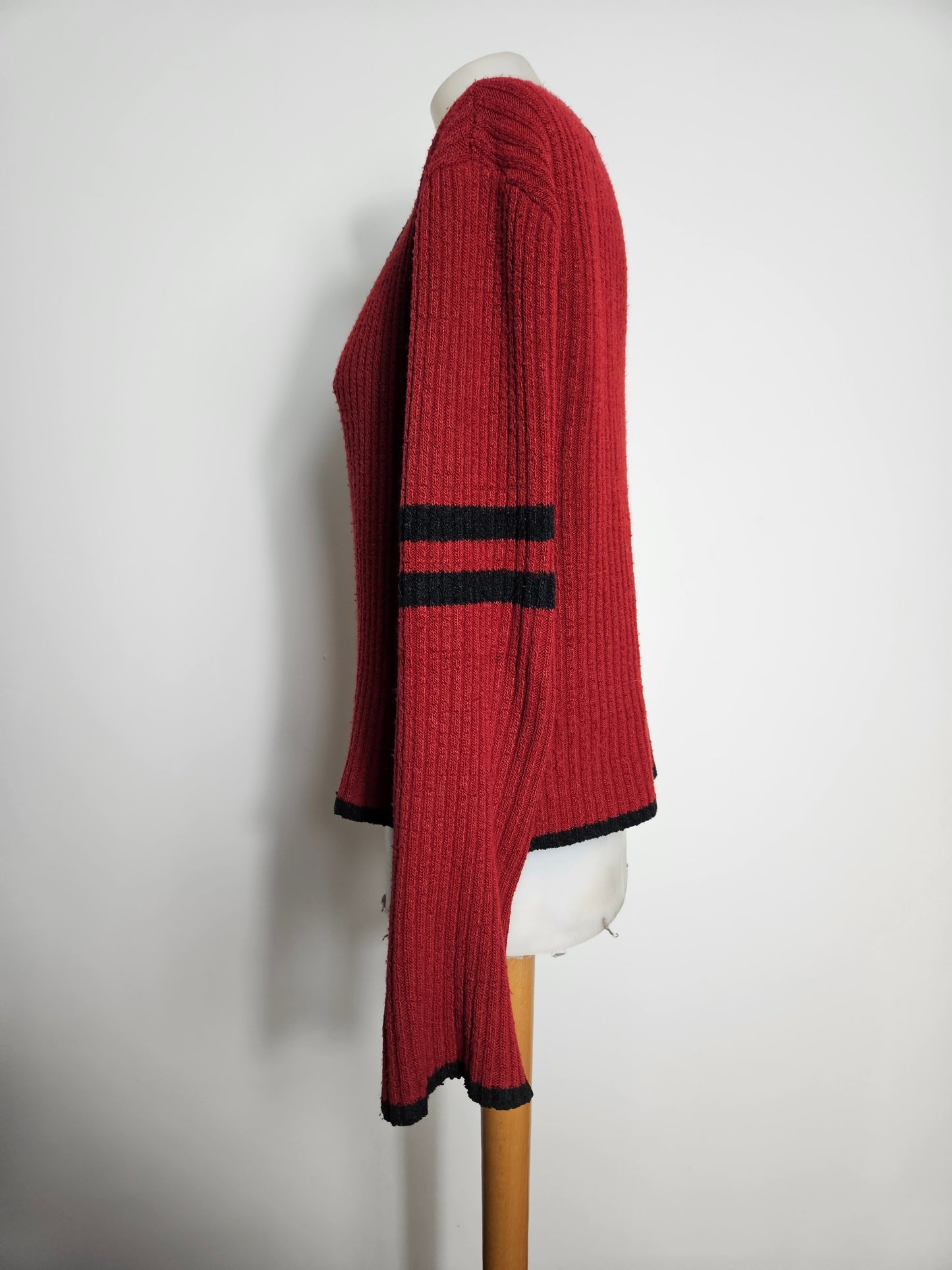 Cardigan rouge et noir