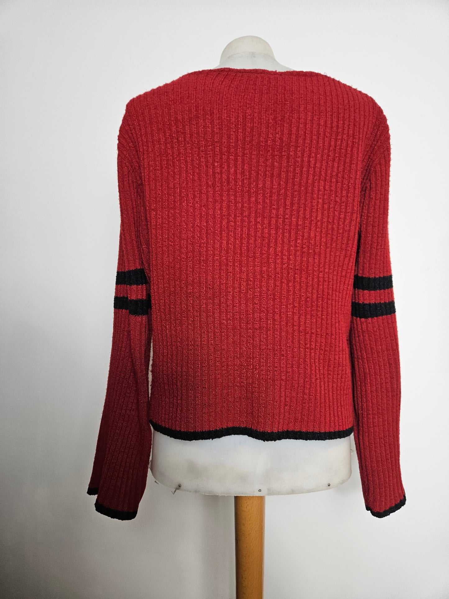 Cardigan rouge et noir