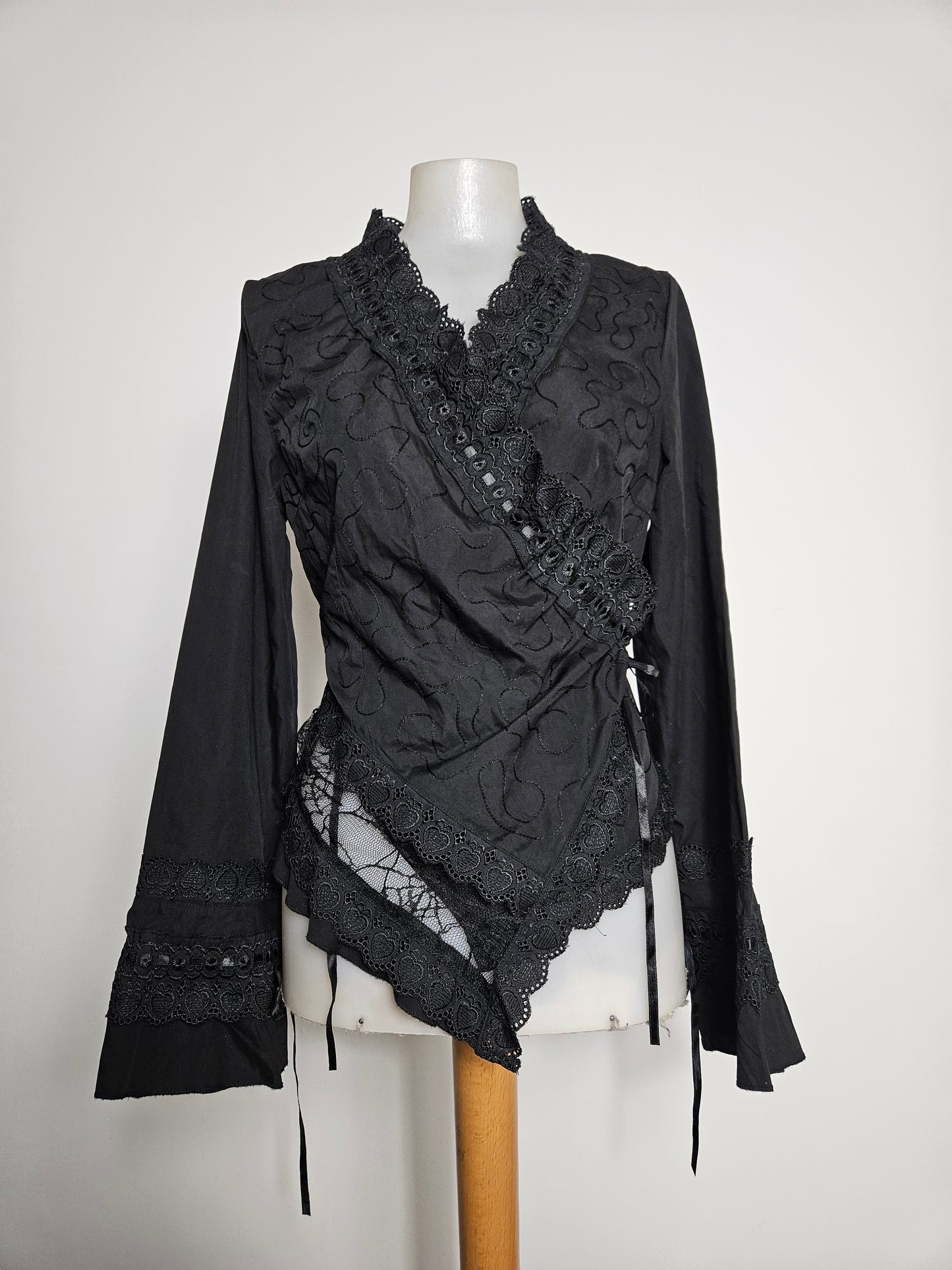 Chemisier cache coeur noir