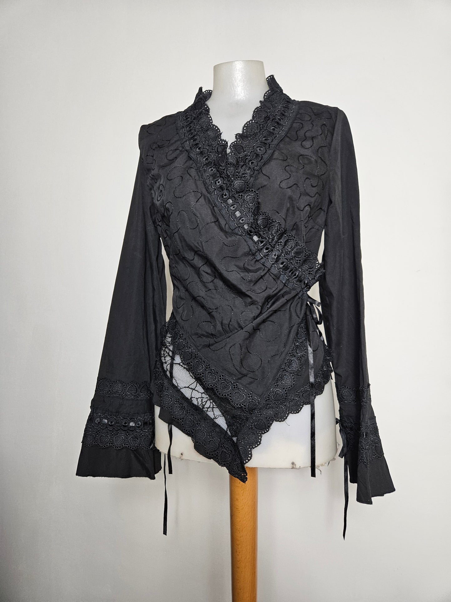 Chemisier cache coeur noir