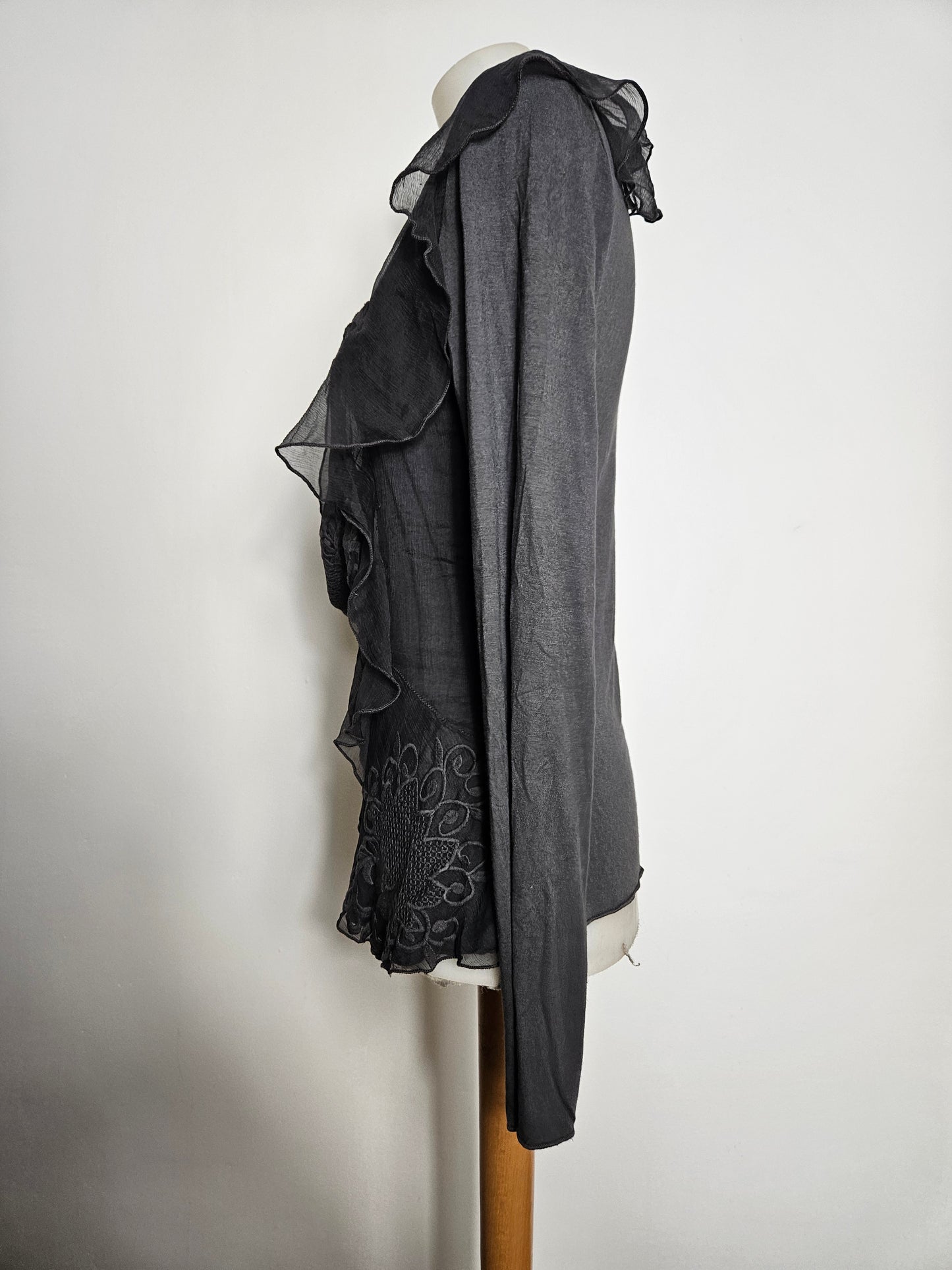 Haut en voile noir effet superposé