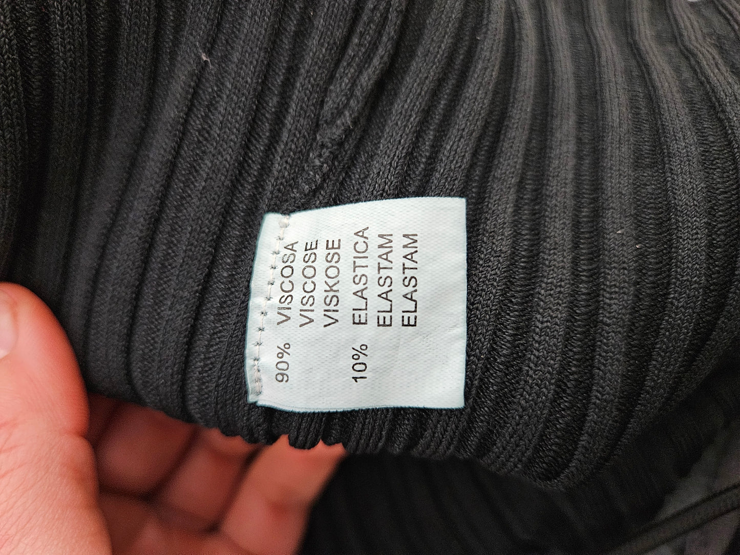 Haut noir fermeture crochets