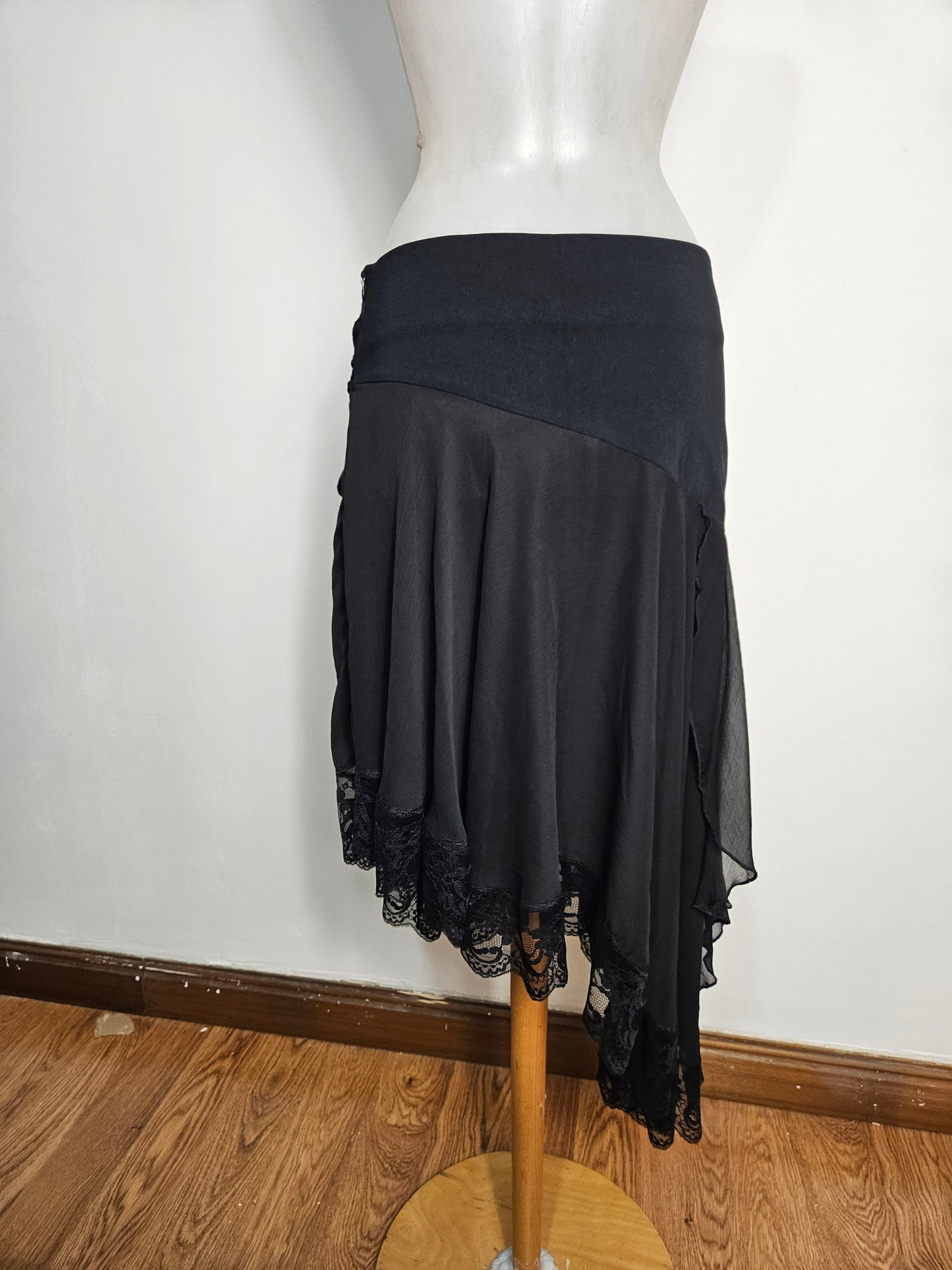 Jupe asymétrique à volants