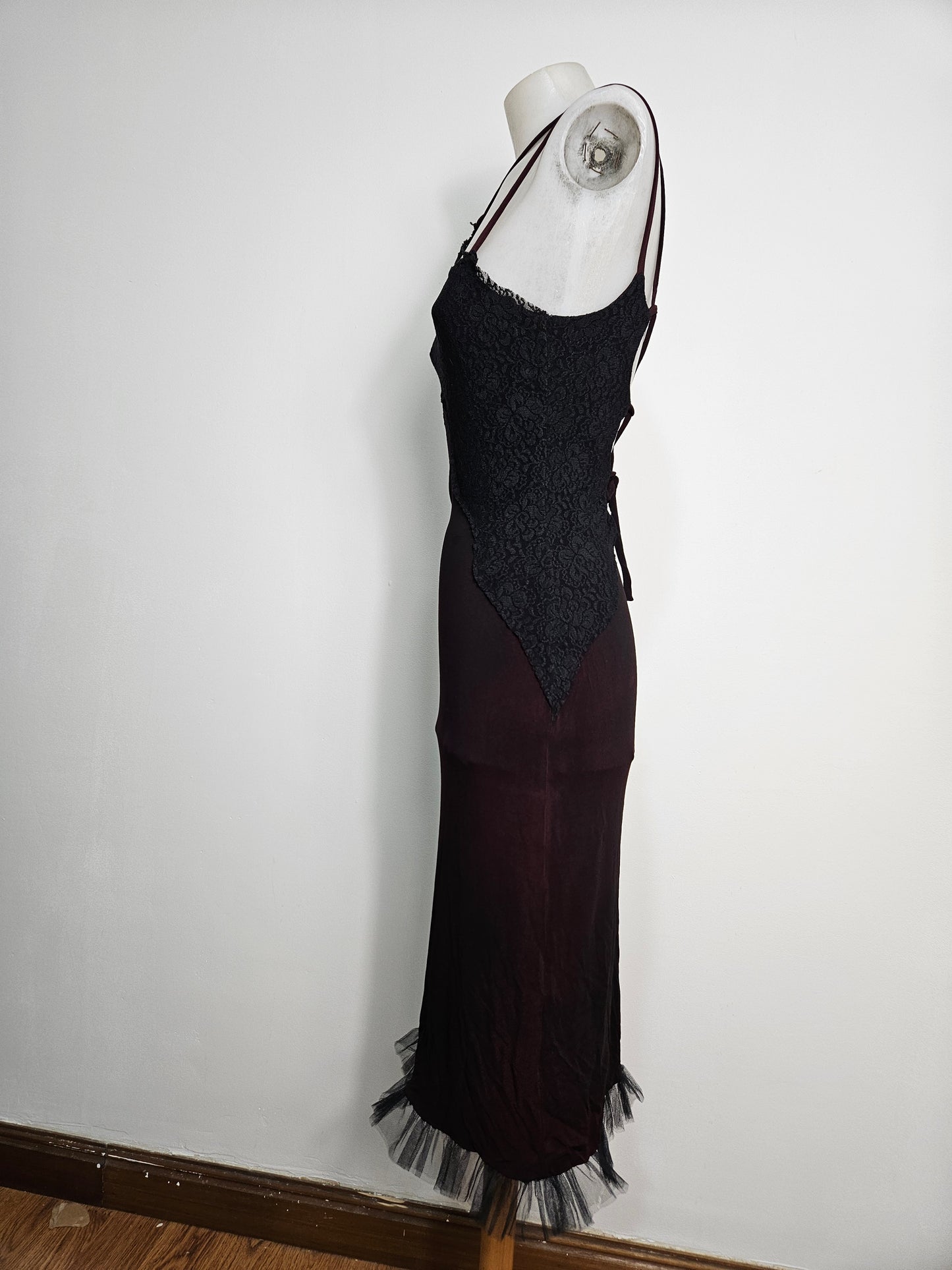 Robe en voile bordeaux