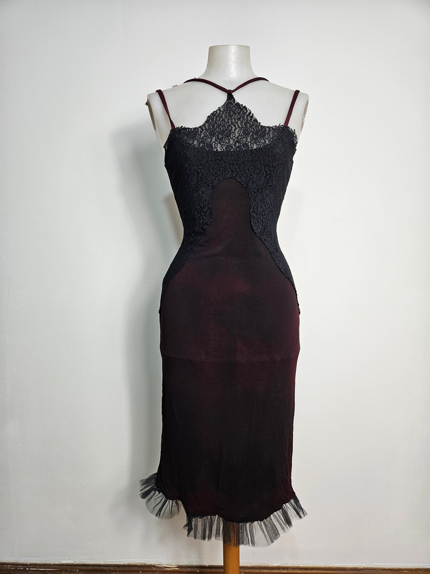 Robe en voile bordeaux