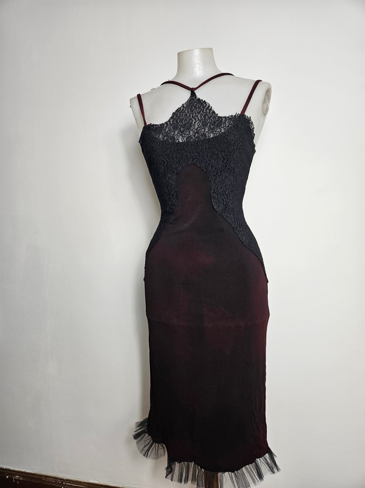 Robe en voile bordeaux