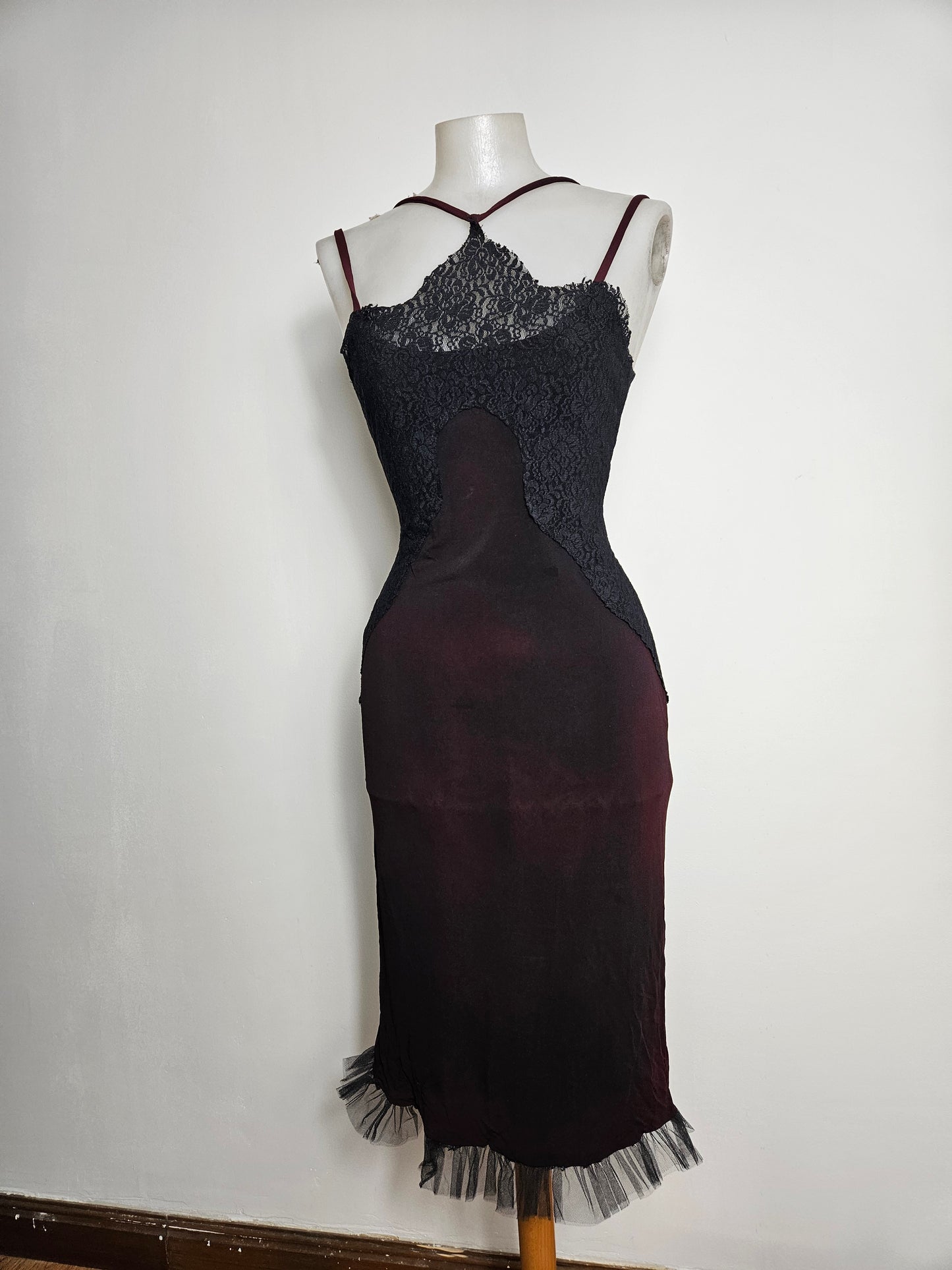 Robe en voile bordeaux