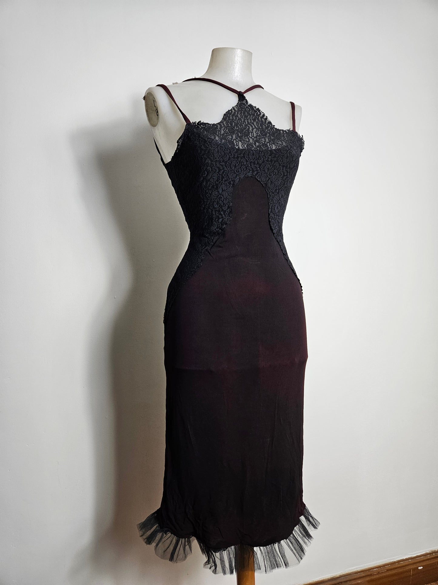 Robe en voile bordeaux