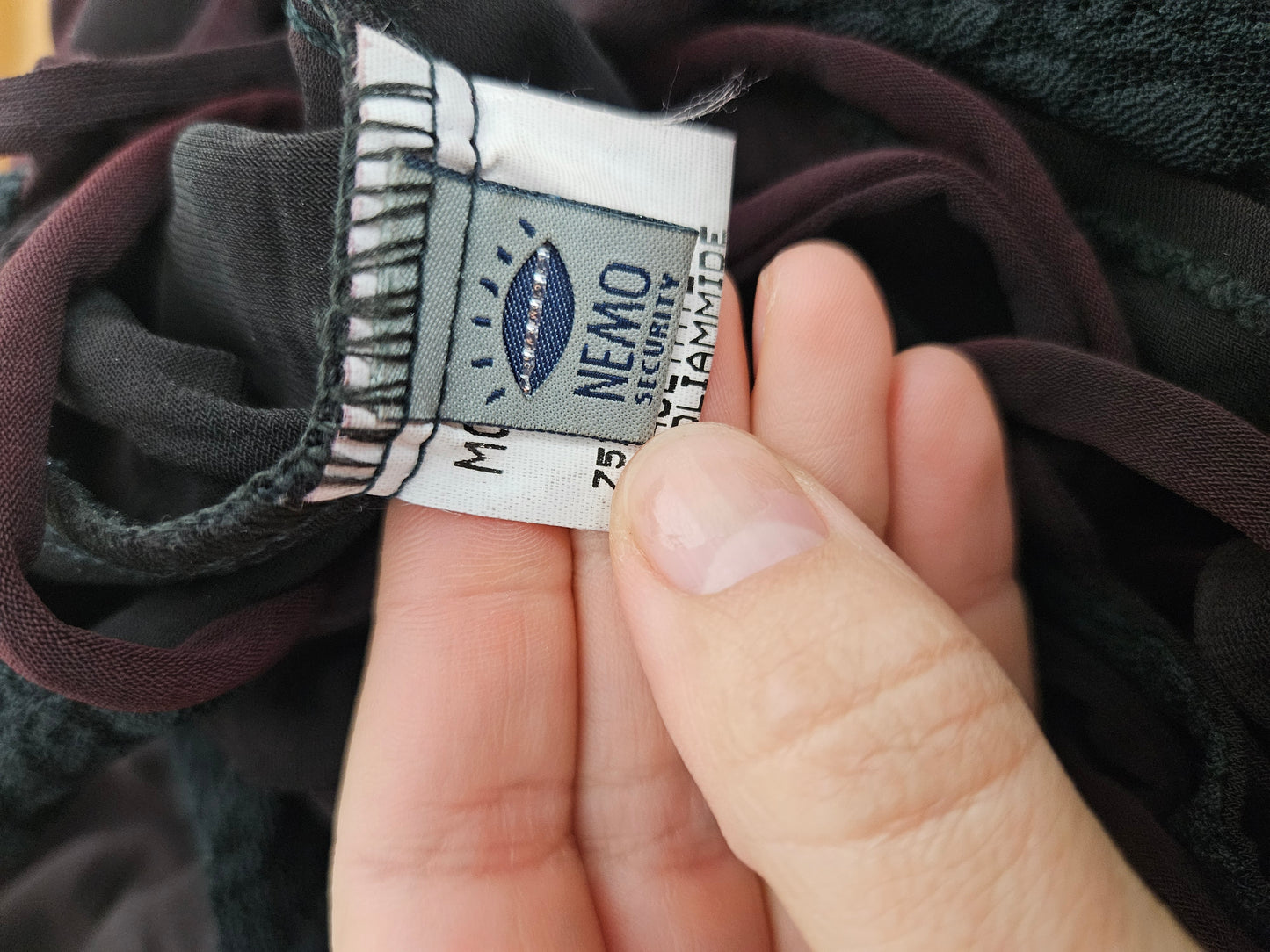 Robe en voile bordeaux