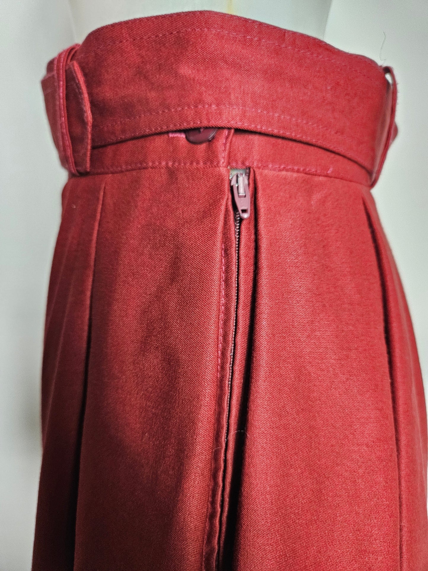 Jupe plissée bordeaux