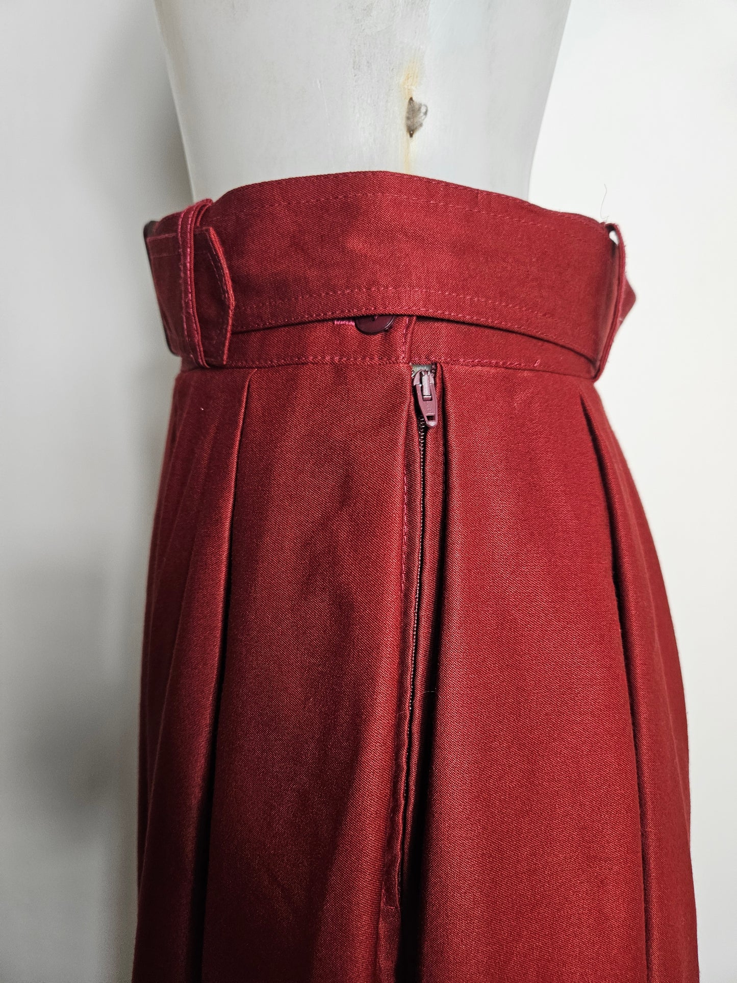 Jupe plissée bordeaux