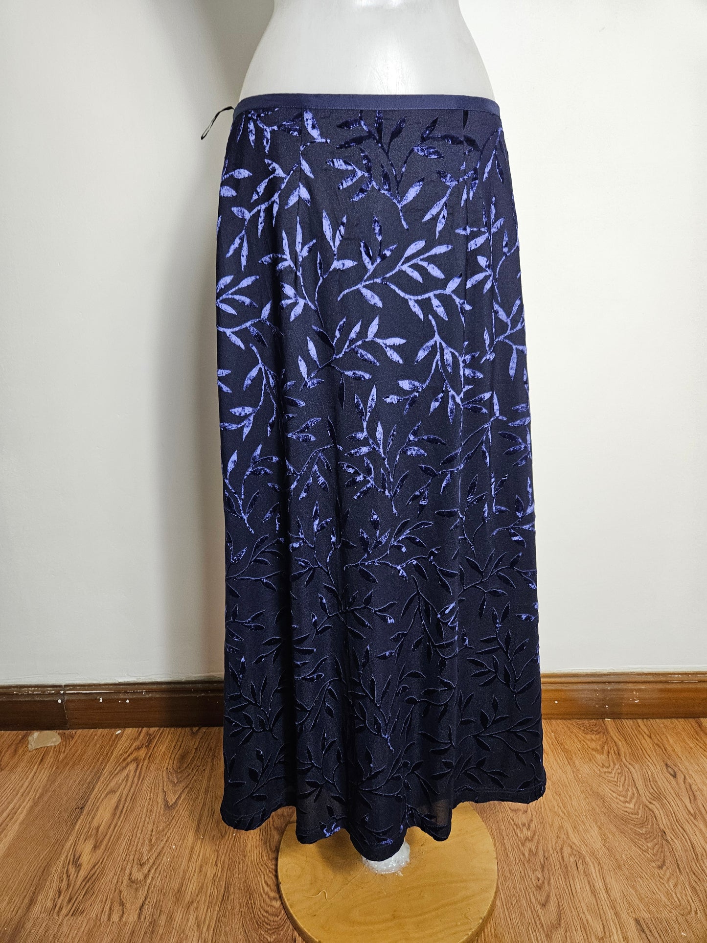 Jupe motif floral velours ras