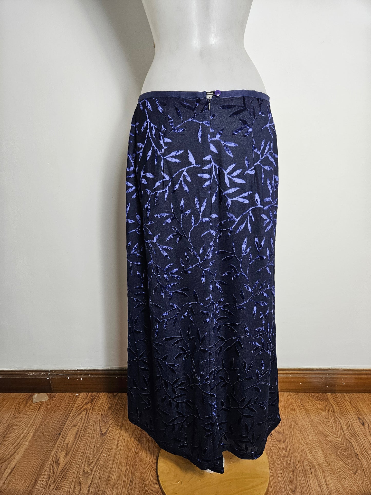 Jupe motif floral velours ras