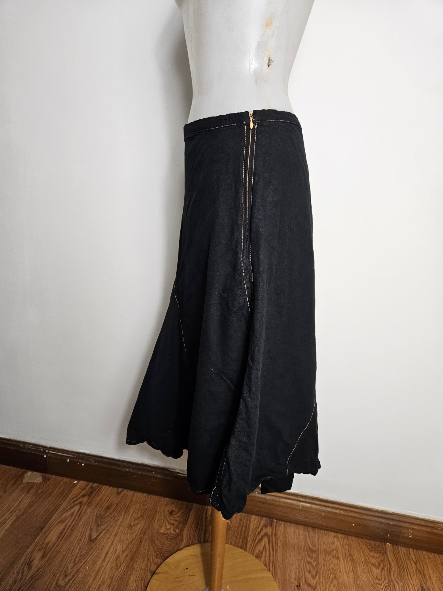 Jupe asymétrique noire et orange