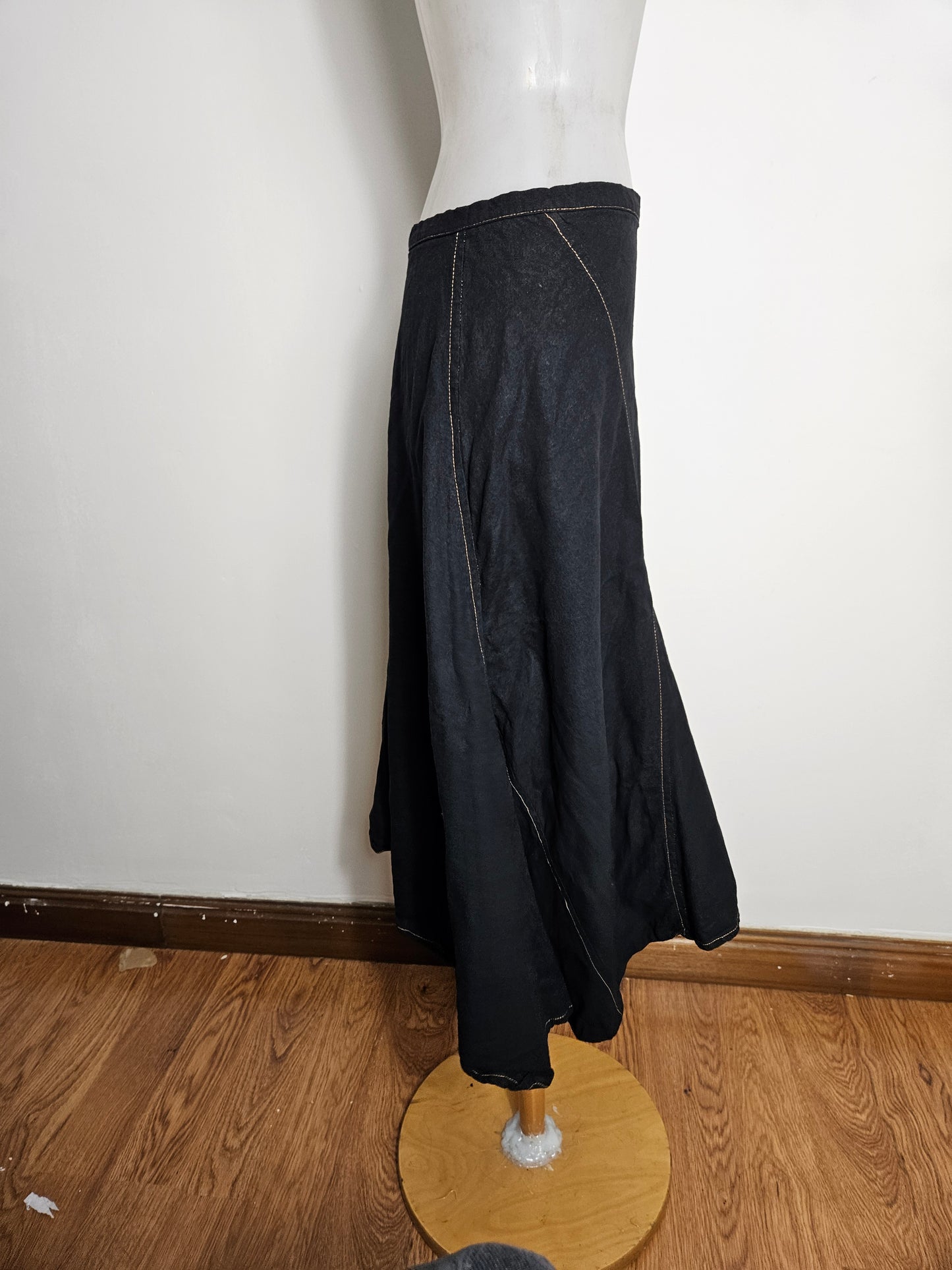 Jupe asymétrique noire et orange