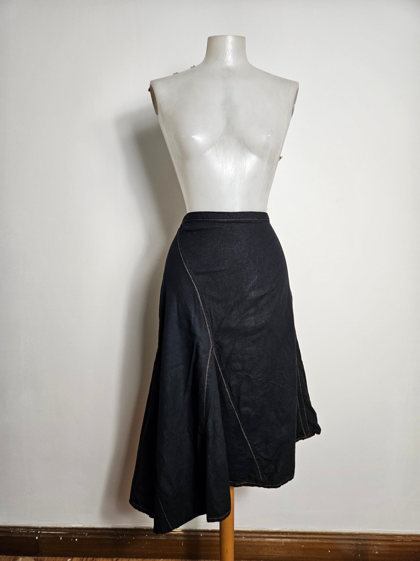 Jupe asymétrique noire et orange