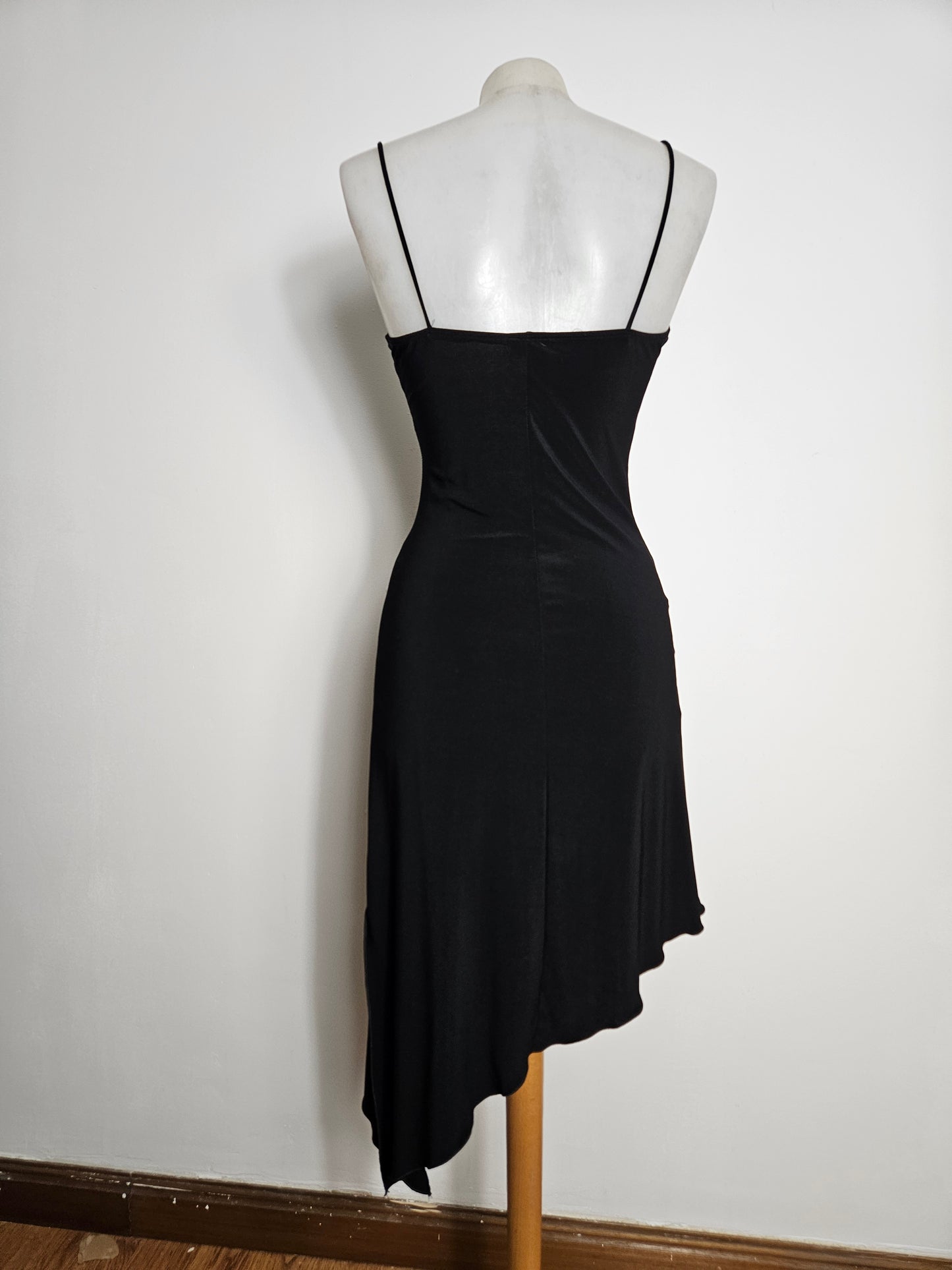 Robe asymétrique noire