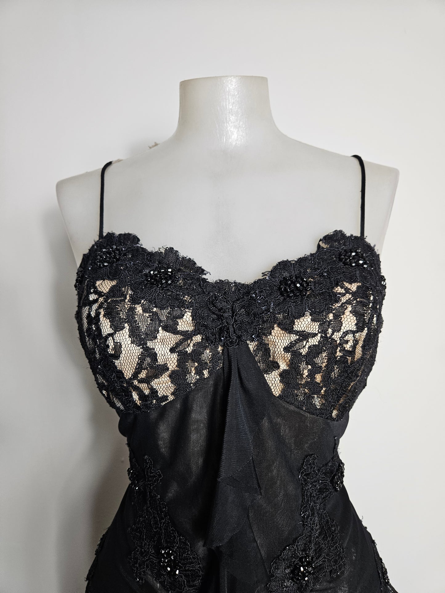 Ensemble en voile brodé