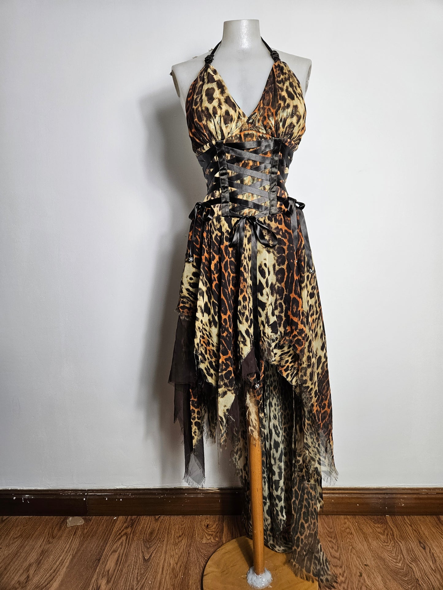 Robe asymétrique léopard