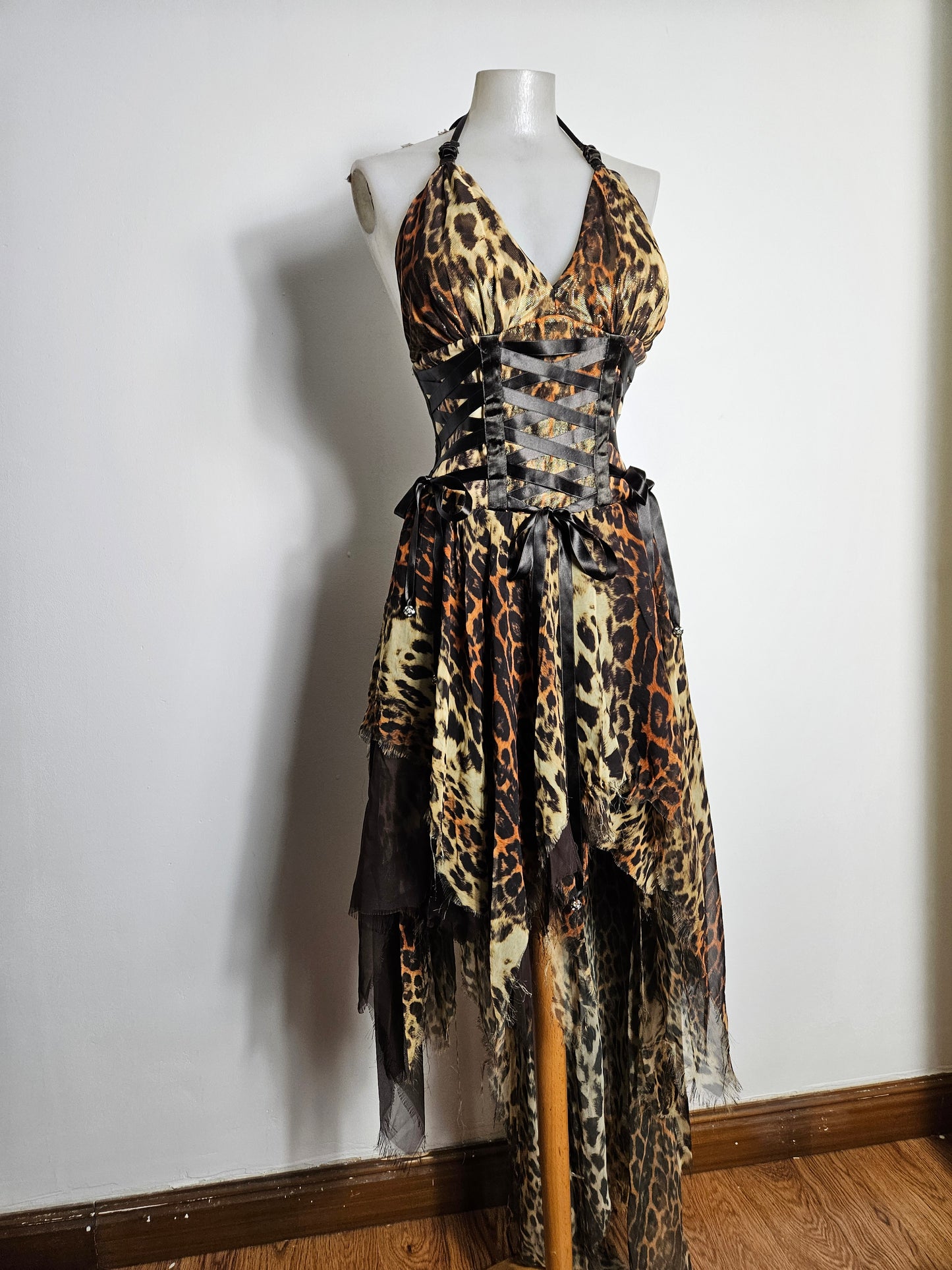 Robe asymétrique léopard