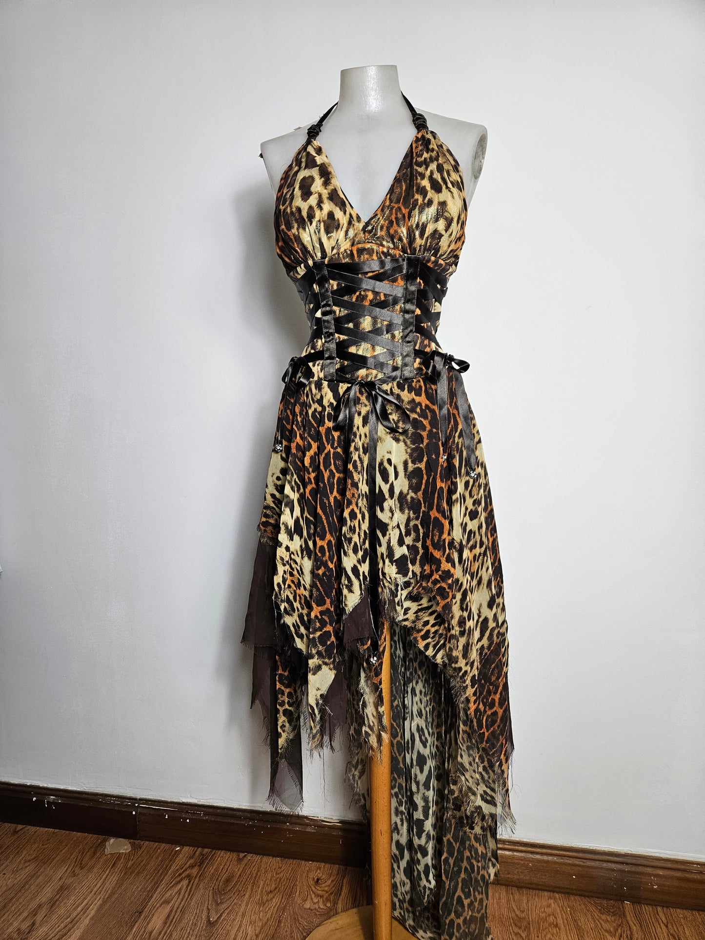 Robe asymétrique léopard