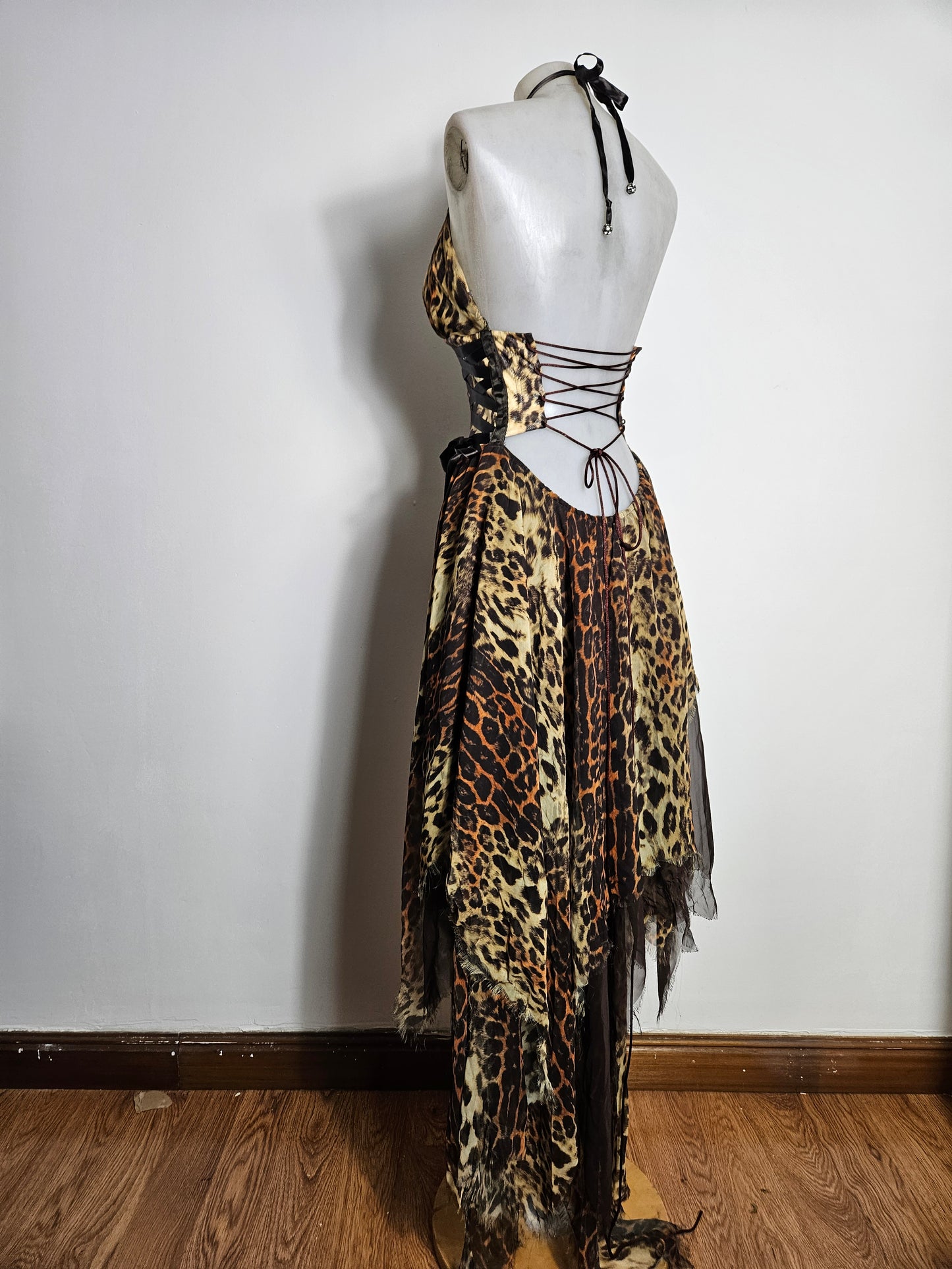 Robe asymétrique léopard