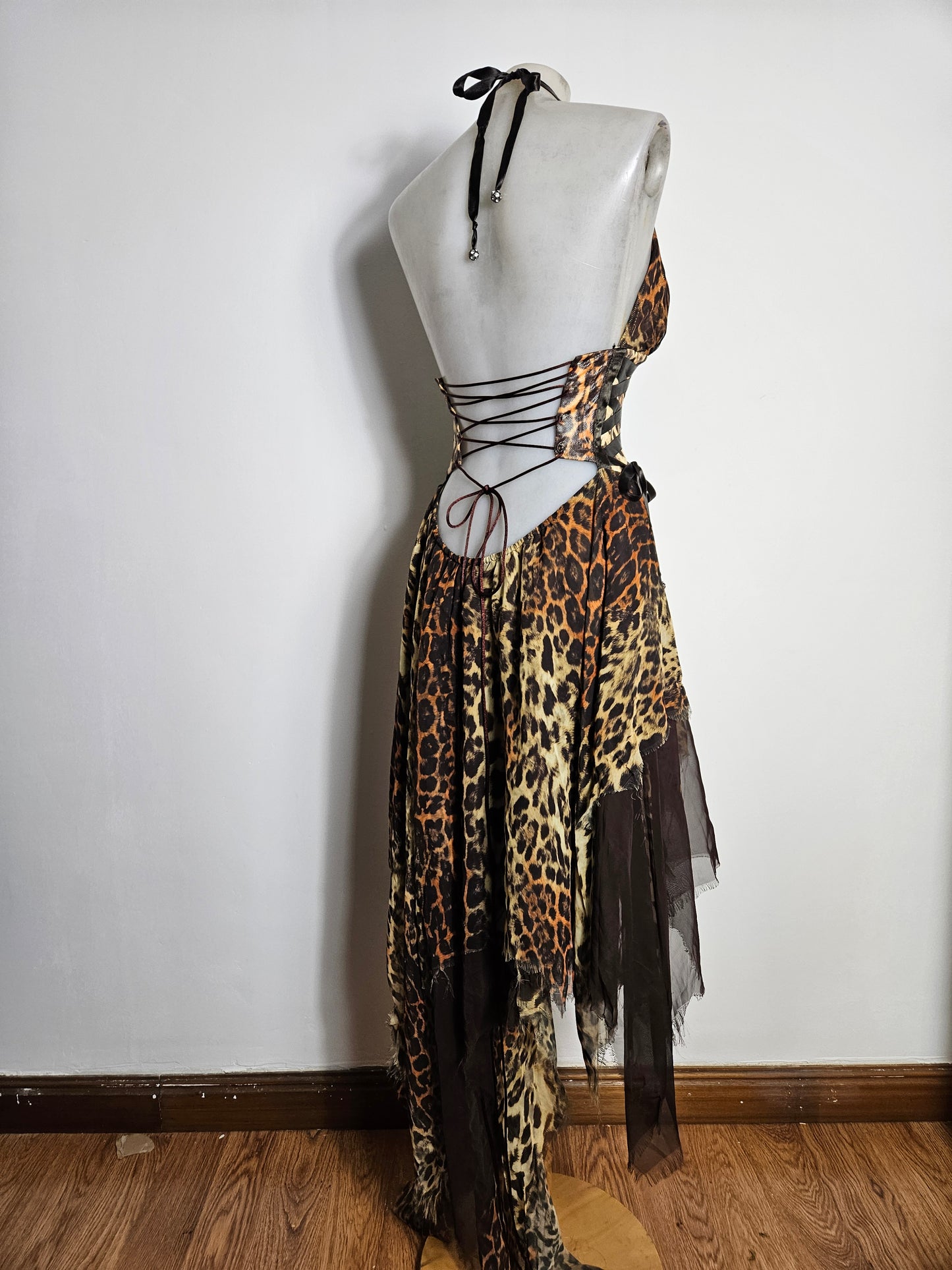 Robe asymétrique léopard