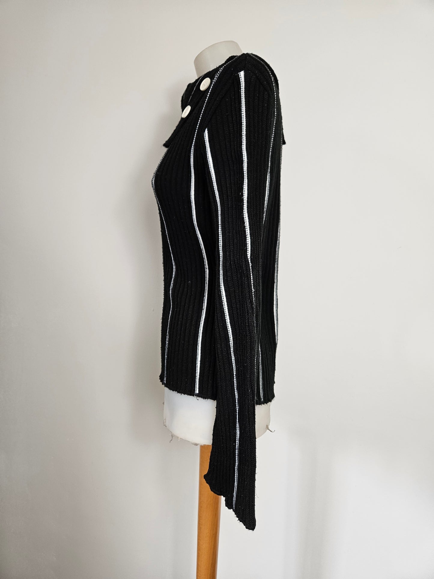 Pull rayé noir et blanc