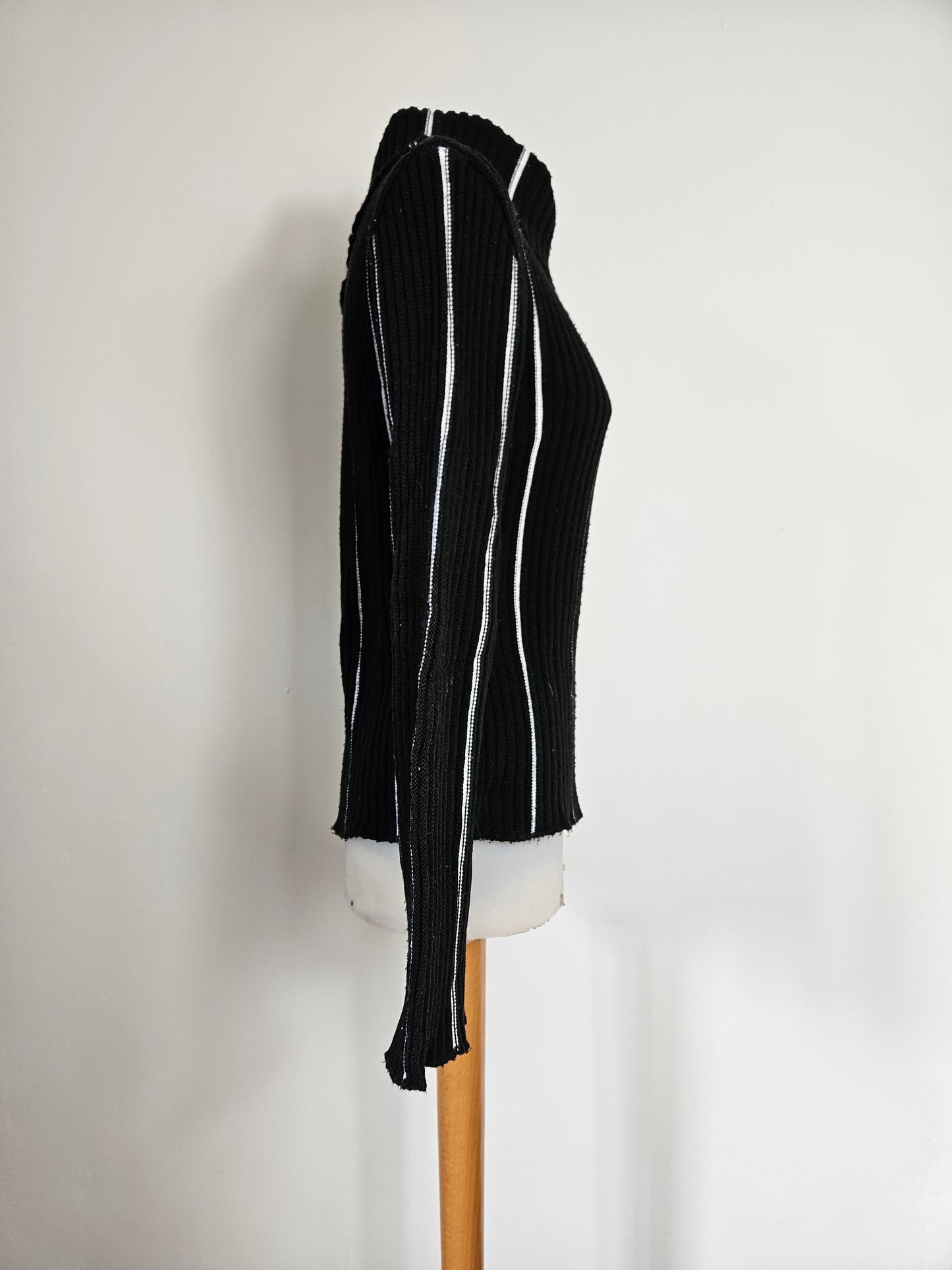 Pull rayé noir et blanc