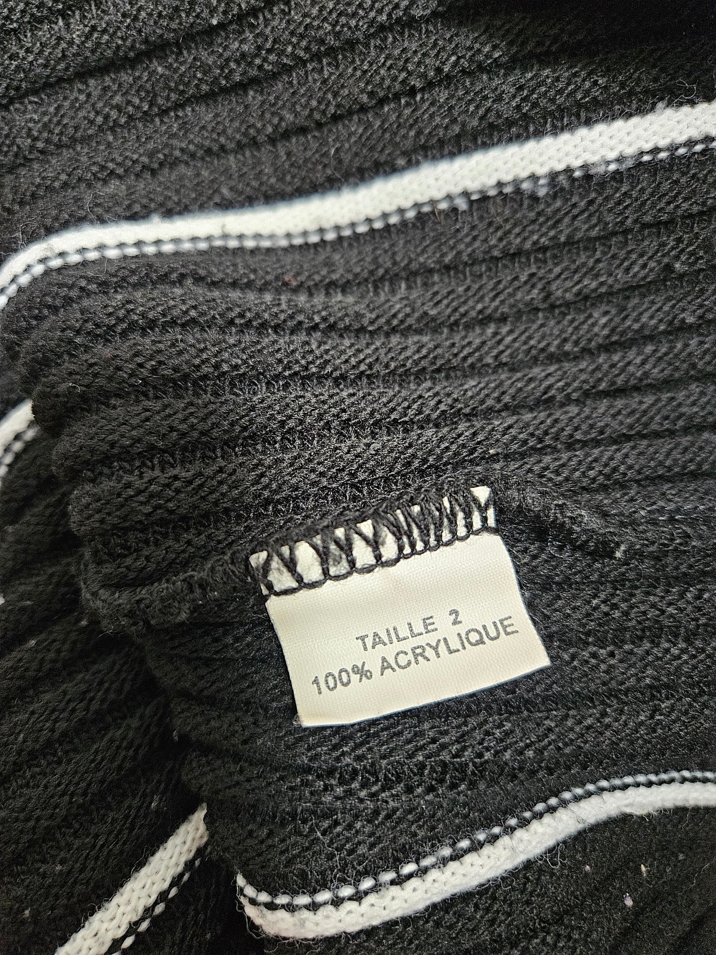 Pull rayé noir et blanc