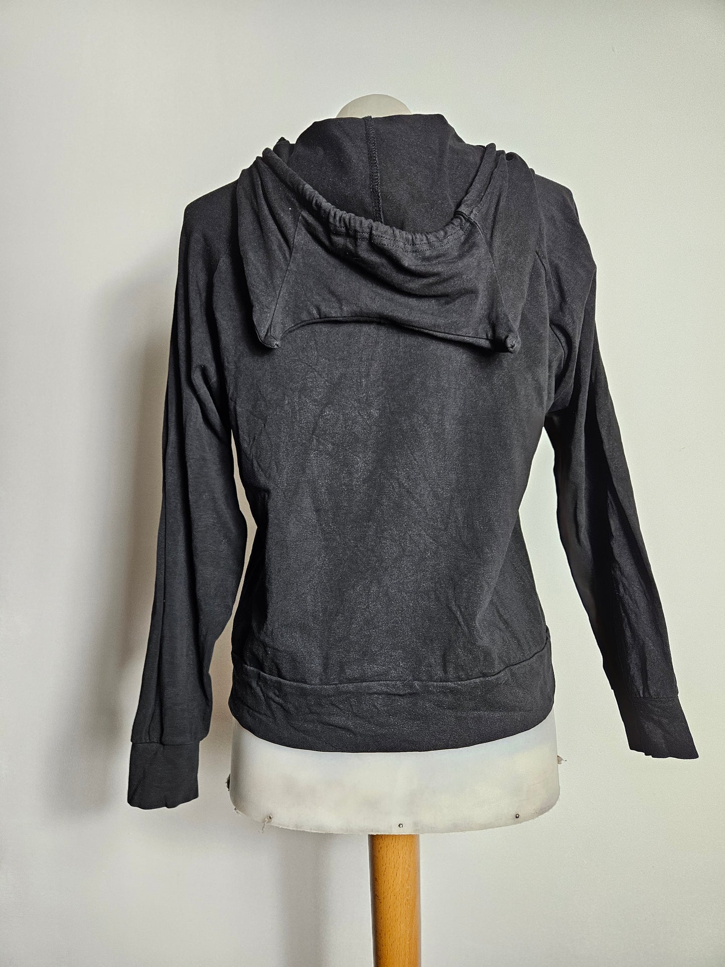 Gilet noir capuche à oreilles