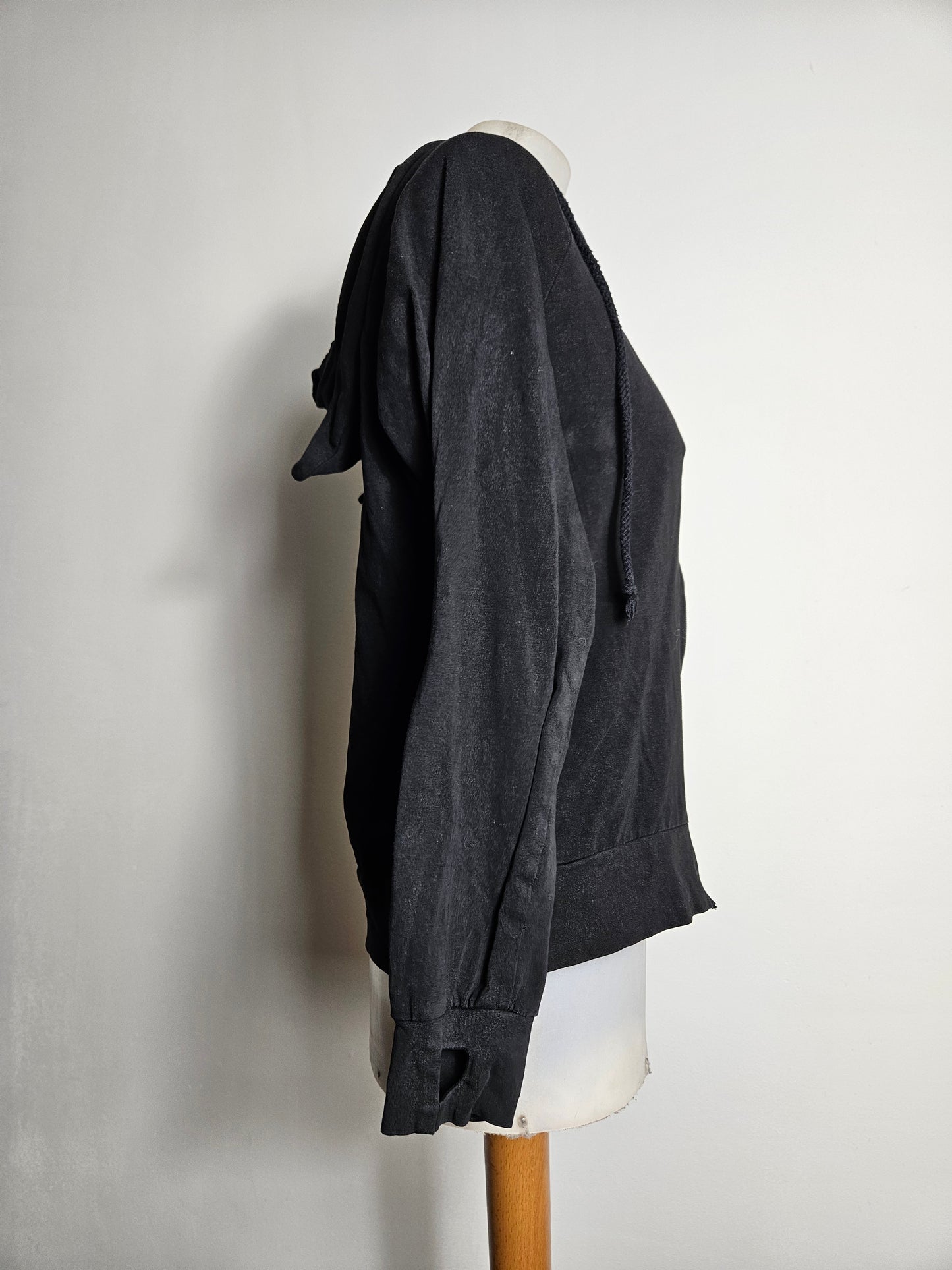 Gilet noir capuche à oreilles