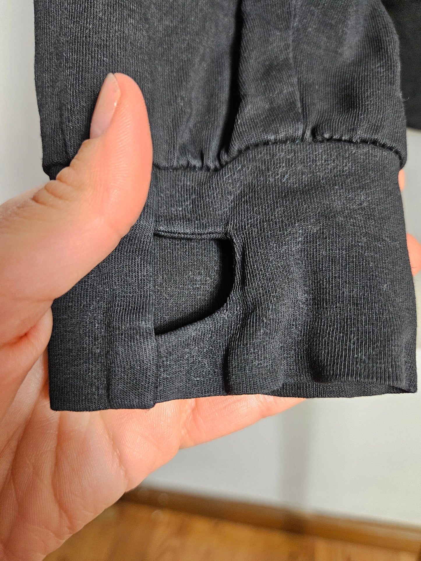 Gilet noir capuche à oreilles